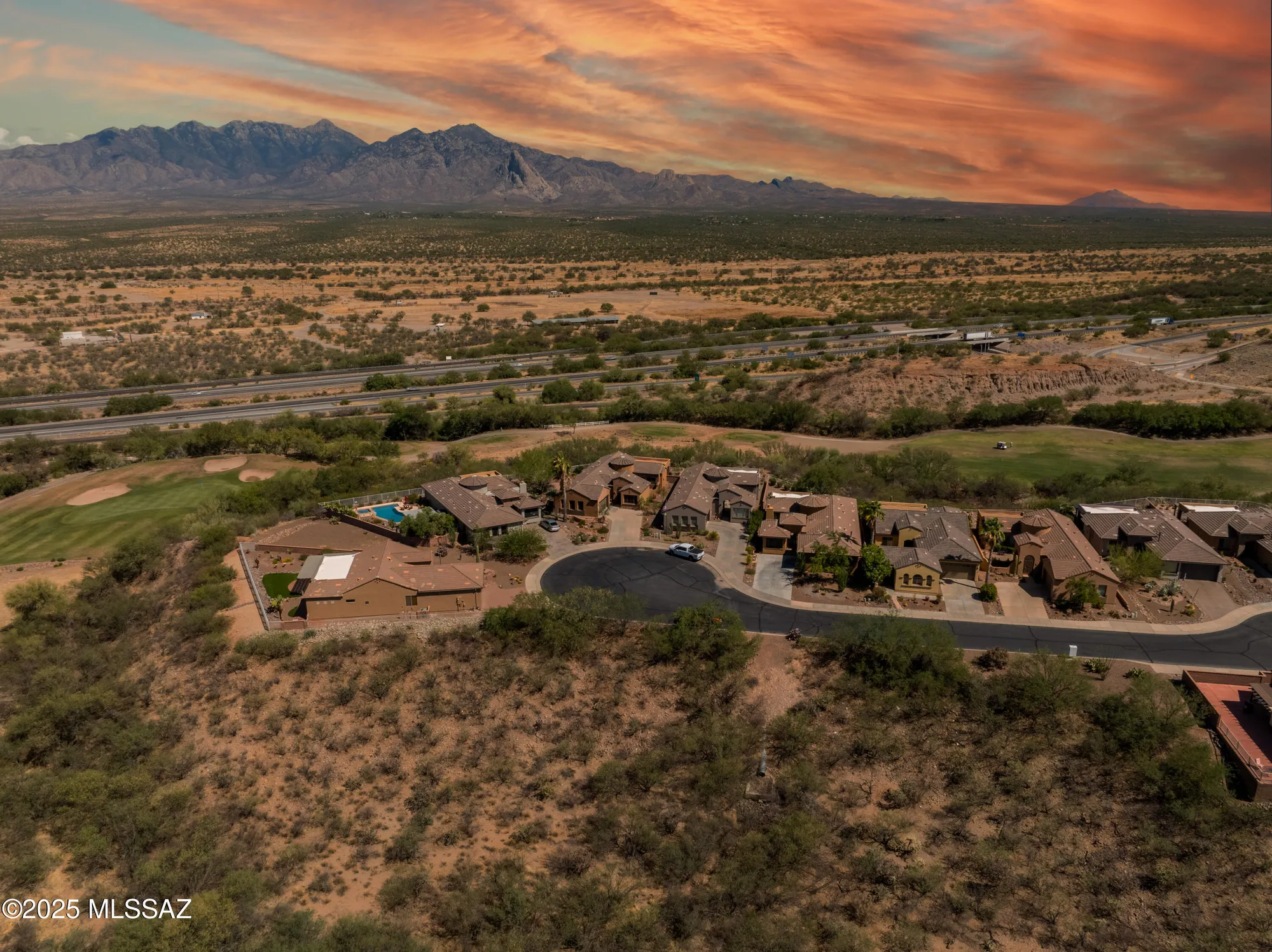 Property Slideshow image 2 of 50 | 1661 w acacia bluffs dr, Green Valley, AZ, 85622