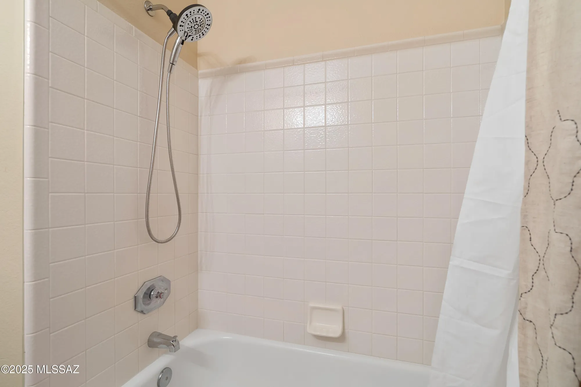 Property Slideshow image 20 of 36 | 38774 s desert bluff dr, Saddlebrooke, AZ, 85739