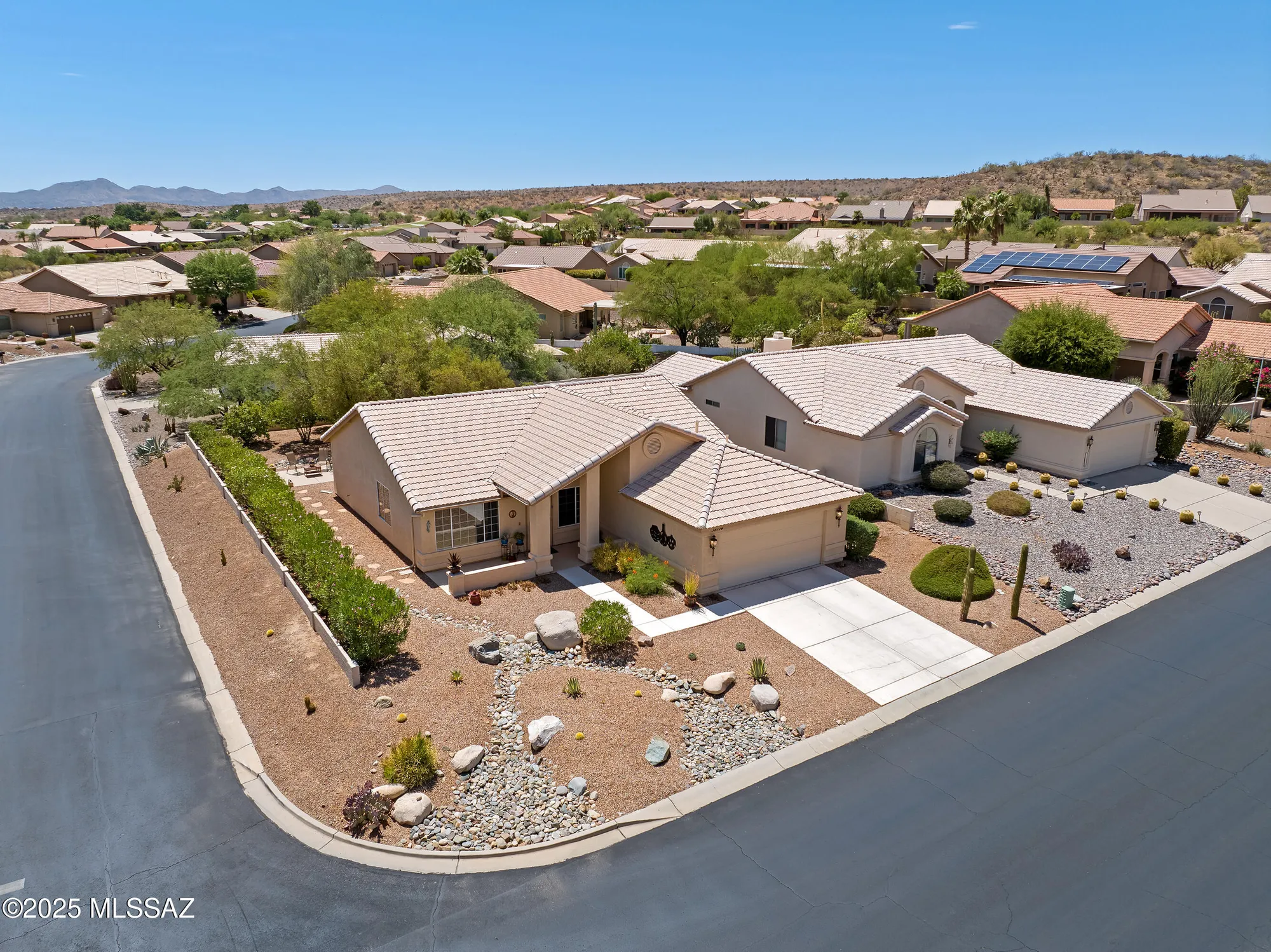 Property Slideshow image 27 of 36 | 38774 s desert bluff dr, Saddlebrooke, AZ, 85739