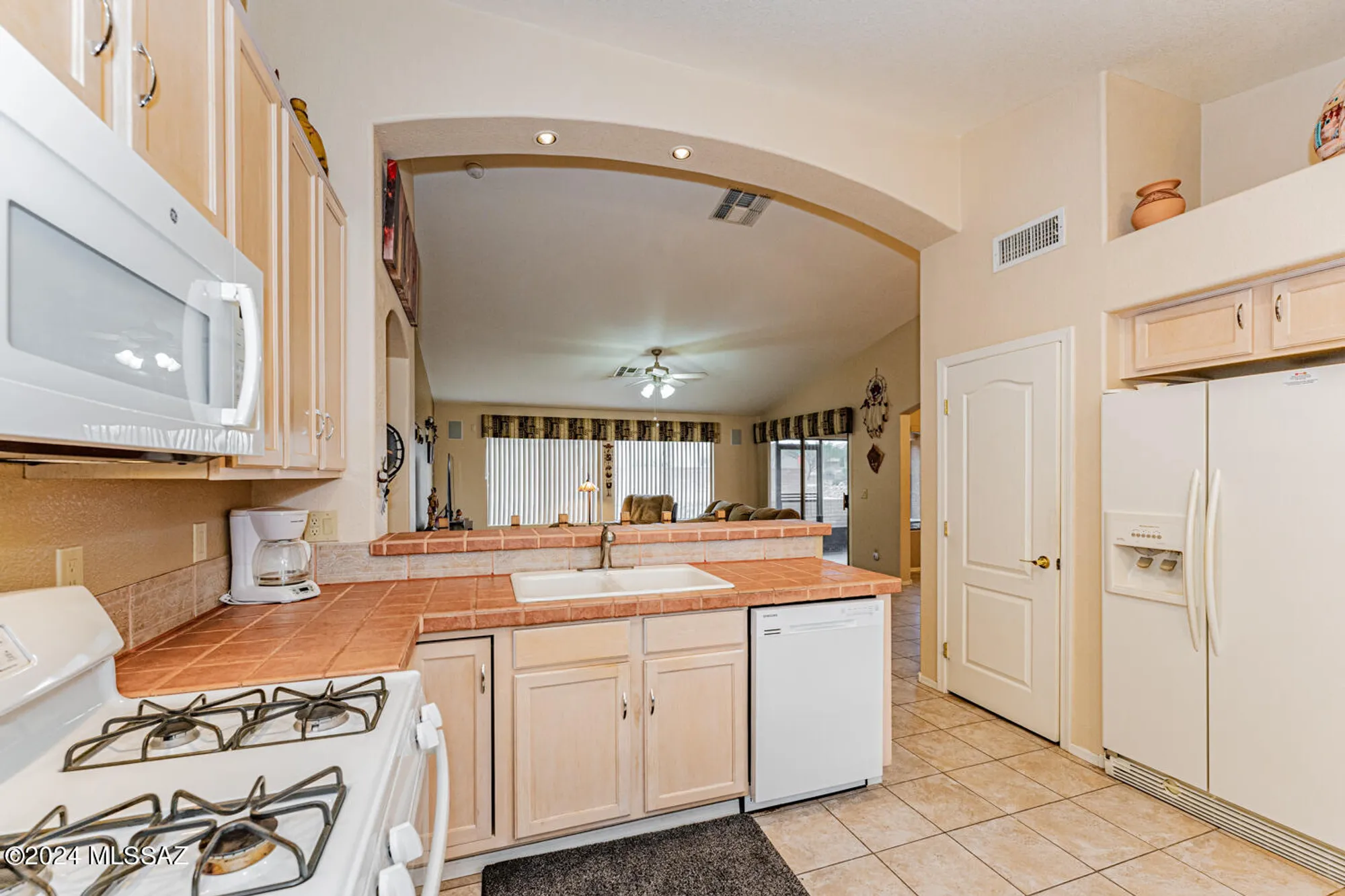 Property Slideshow image 12 of 35 | 1440 n goldeneye way, Green Valley, AZ, 85614
