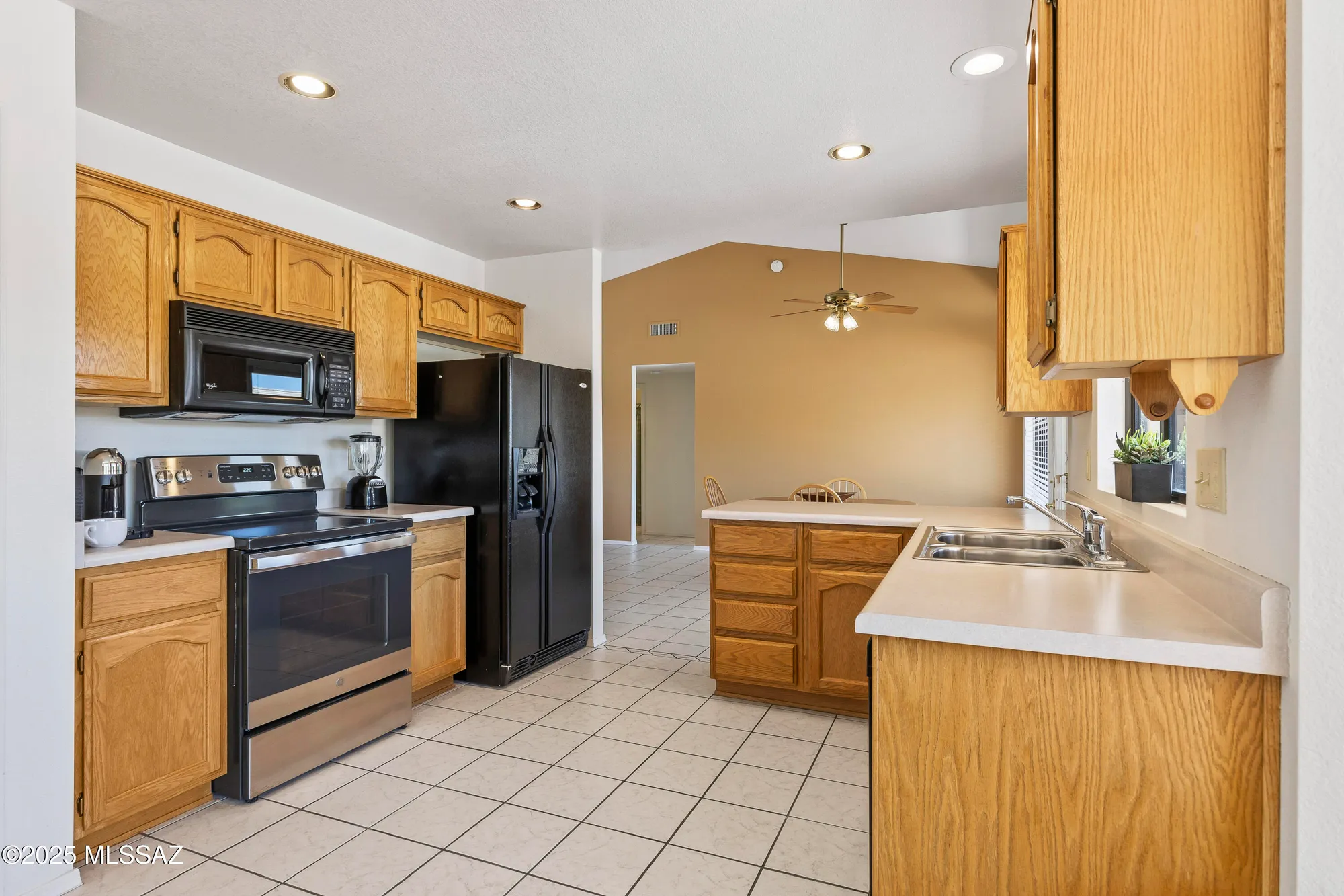 Property Slideshow image 9 of 39 | 65694 e rocky trail dr, Saddlebrooke, AZ, 85739