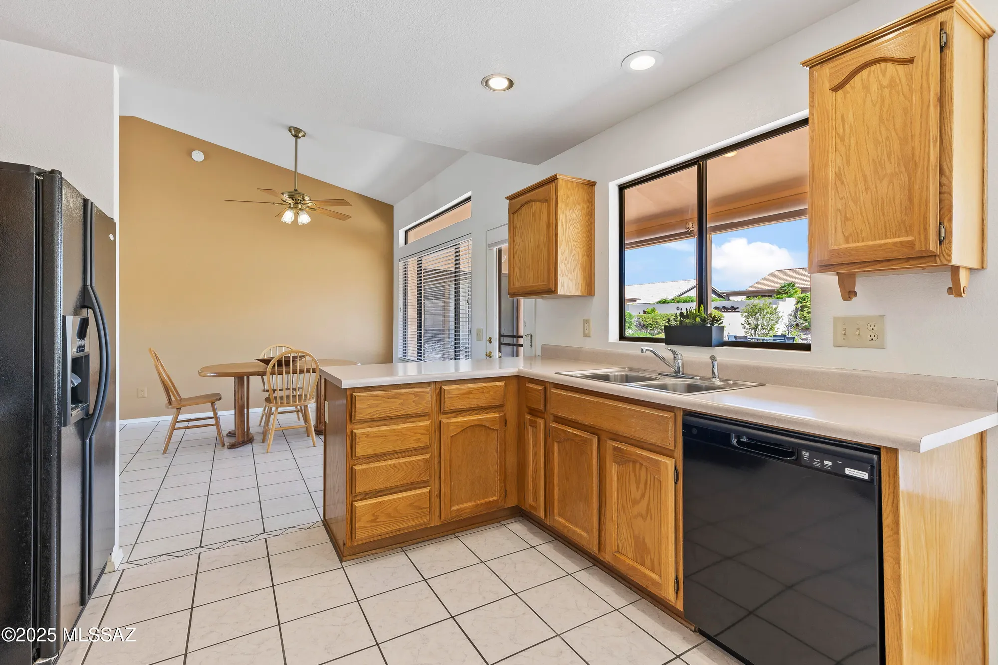Property Slideshow image 10 of 39 | 65694 e rocky trail dr, Saddlebrooke, AZ, 85739