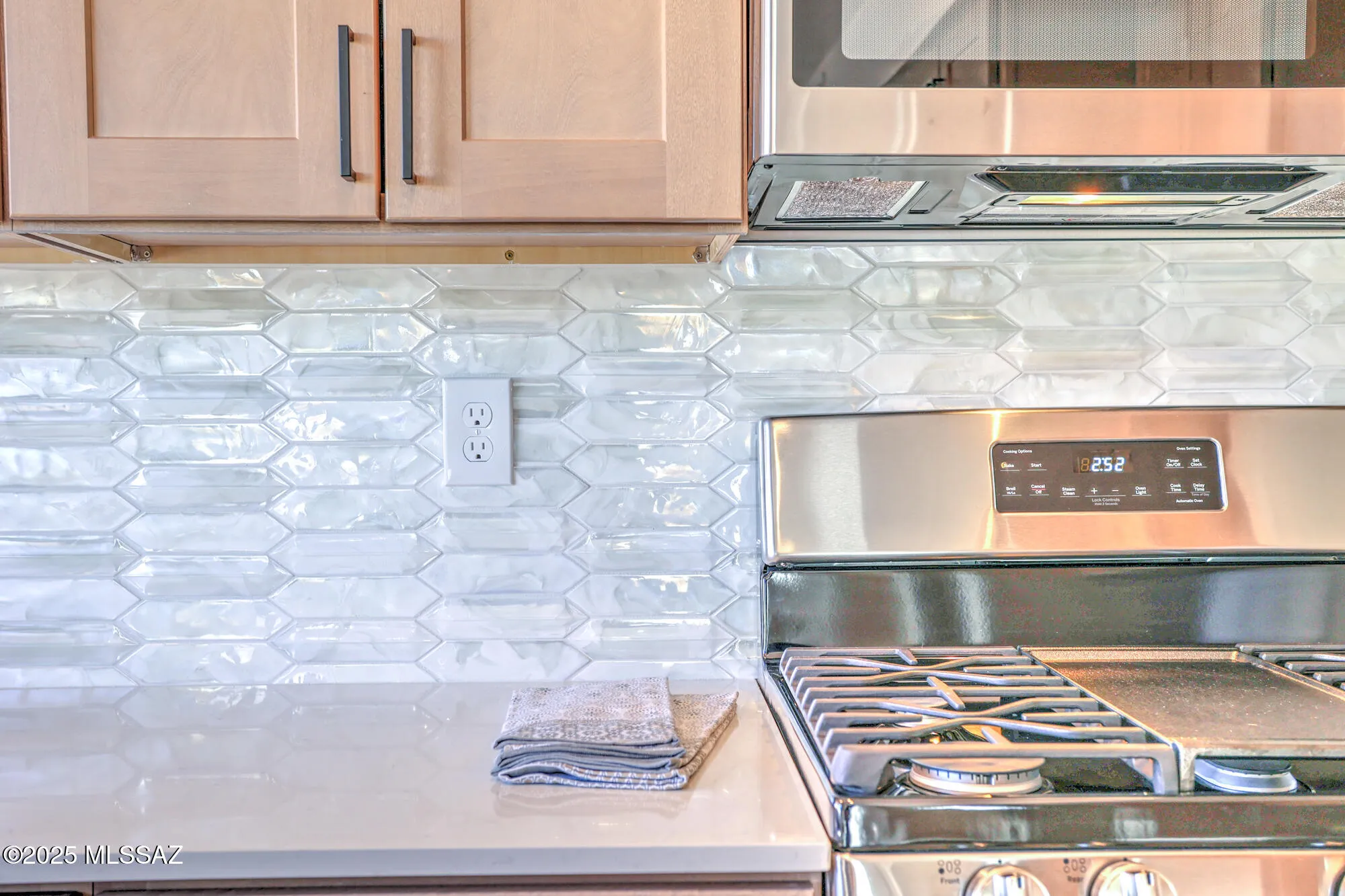 Property Slideshow image 16 of 51 | 858 e crown ridge dr, Oro Valley, AZ, 85755