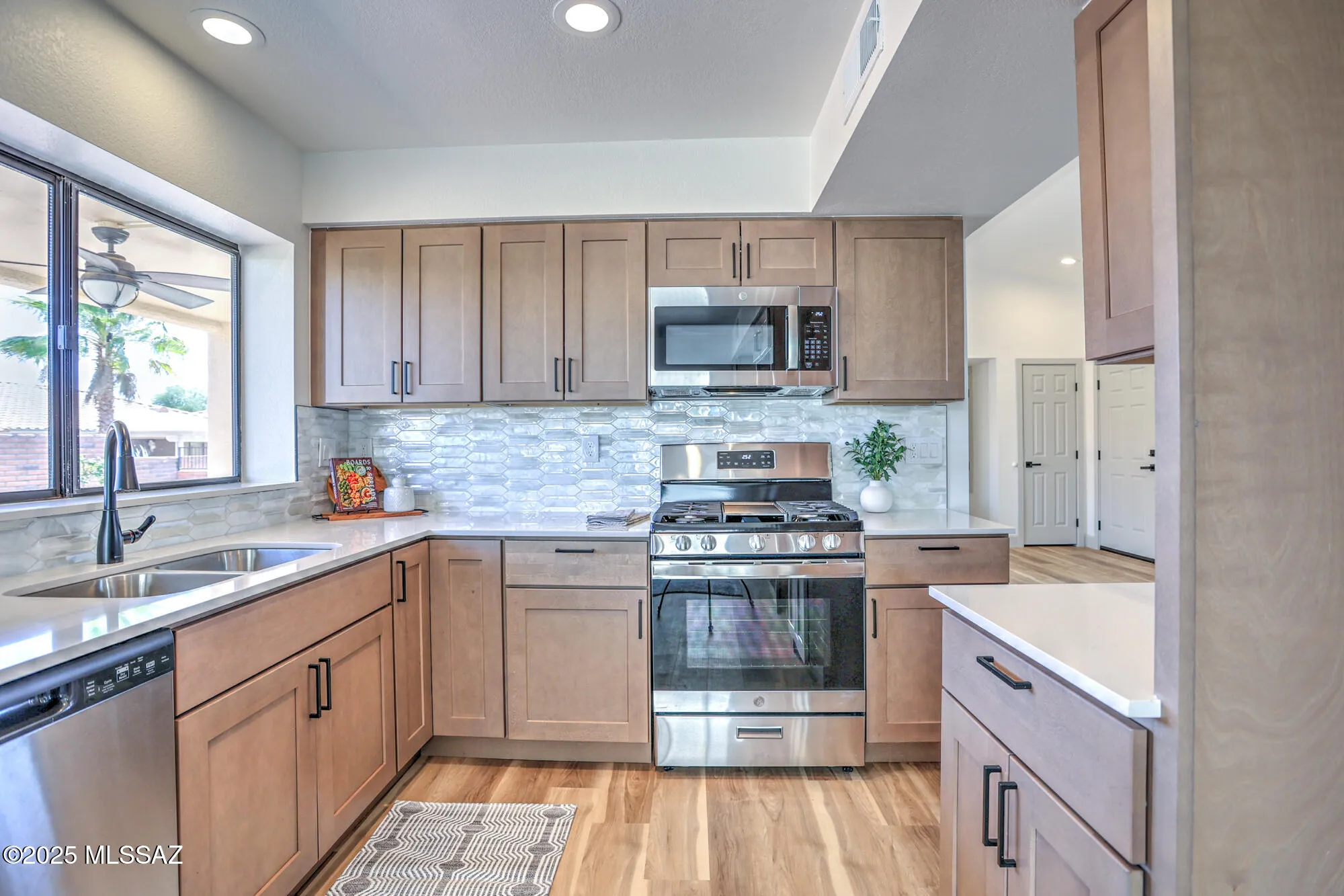 Property Slideshow image 4 of 51 | 858 e crown ridge dr, Oro Valley, AZ, 85755