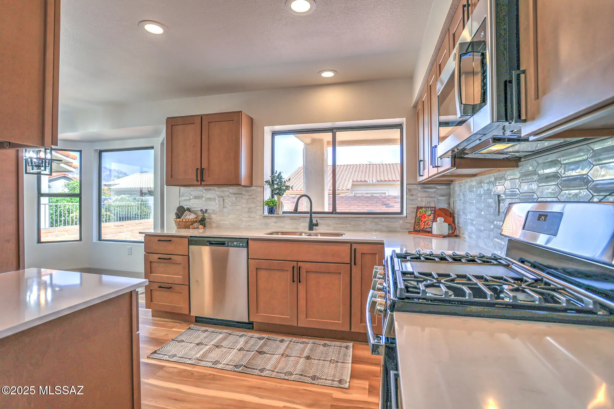 Property Slideshow image 13 of 51 | 858 e crown ridge dr, Oro Valley, AZ, 85755