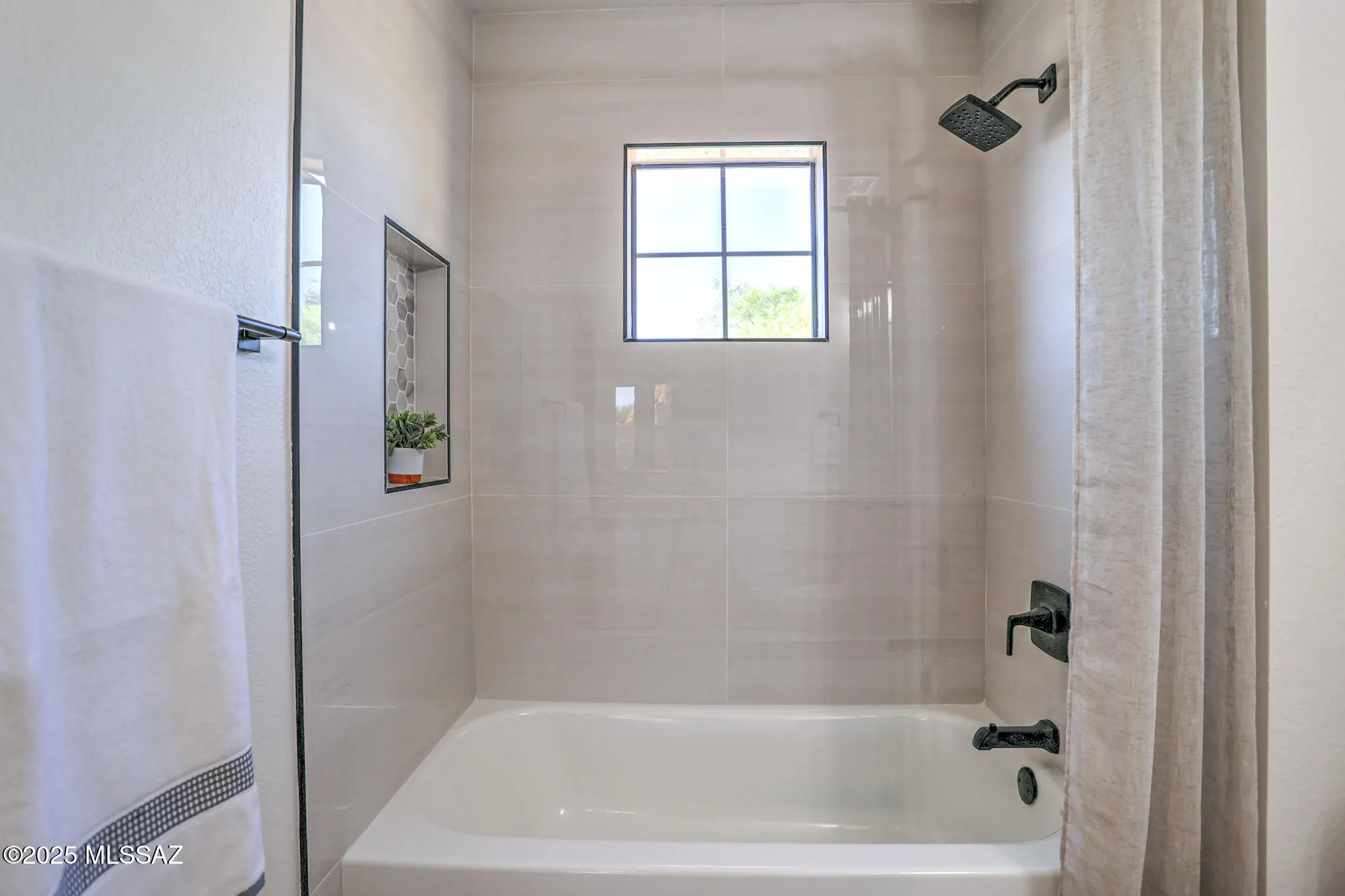 Property Slideshow image 34 of 51 | 858 e crown ridge dr, Oro Valley, AZ, 85755