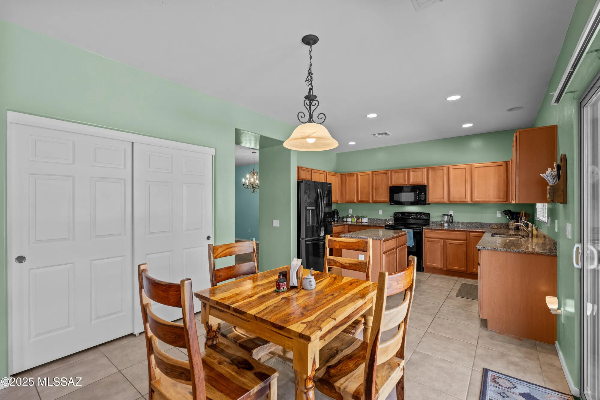 Property Slideshow image 12 of 34 | 444 w calle sombra linda, Sahuarita, AZ, 85629