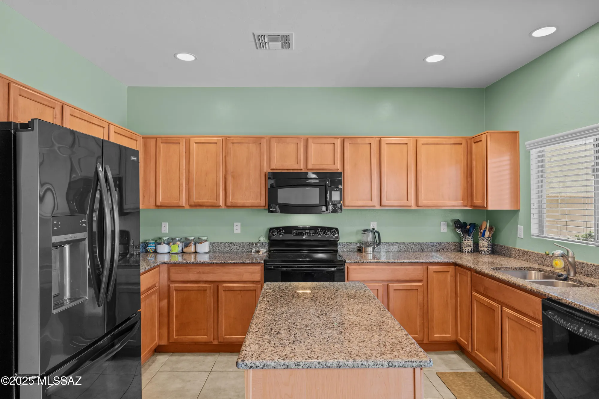 Property Slideshow image 10 of 34 | 444 w calle sombra linda, Sahuarita, AZ, 85629