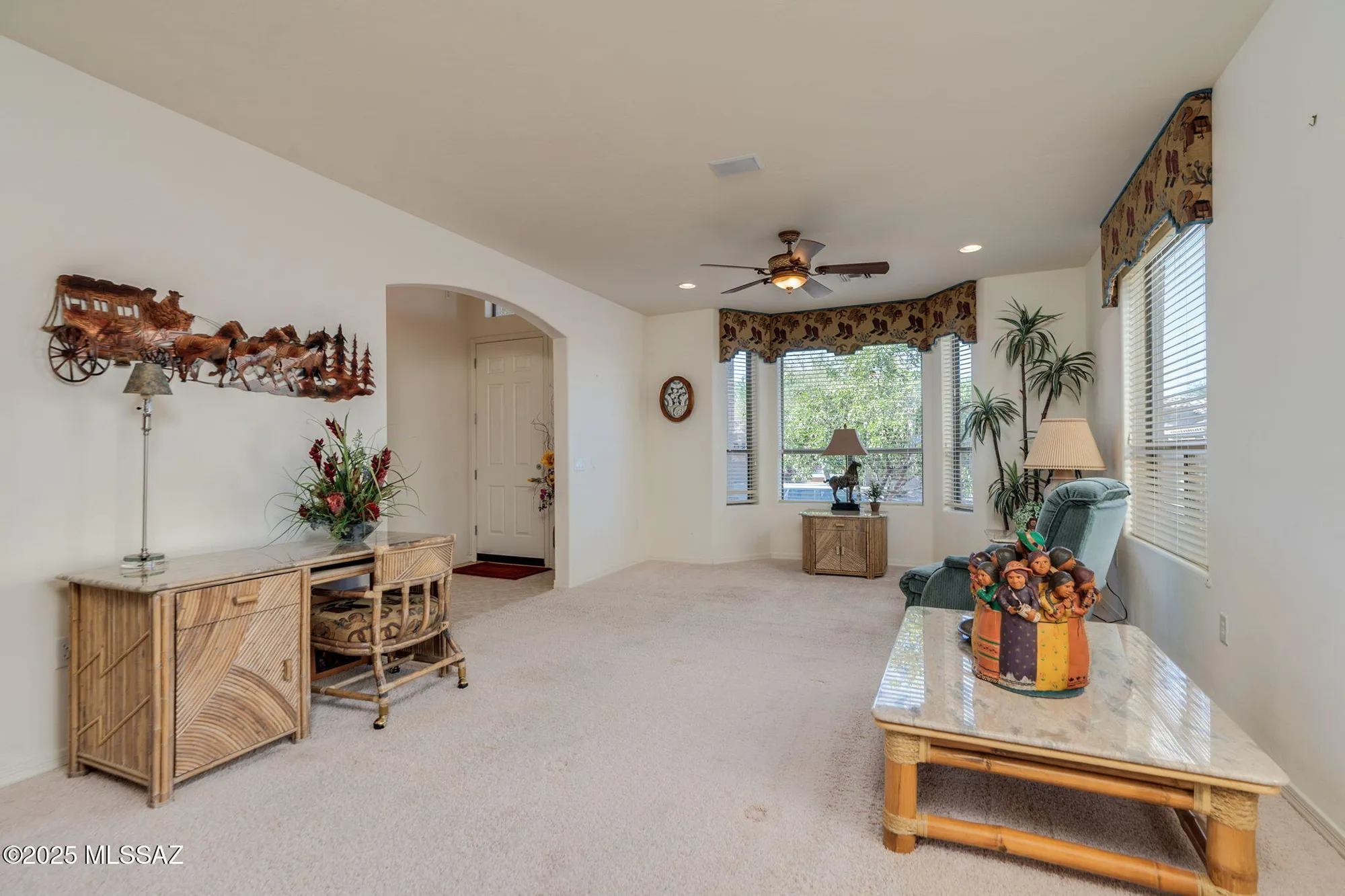 Property Slideshow image 7 of 47 | 615 w moorwood st, Green Valley, AZ, 85614