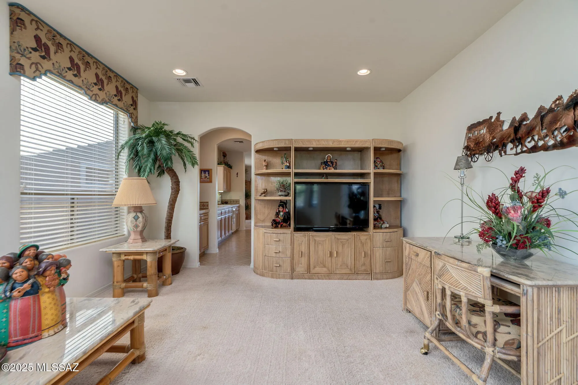 Property Slideshow image 11 of 47 | 615 w moorwood st, Green Valley, AZ, 85614