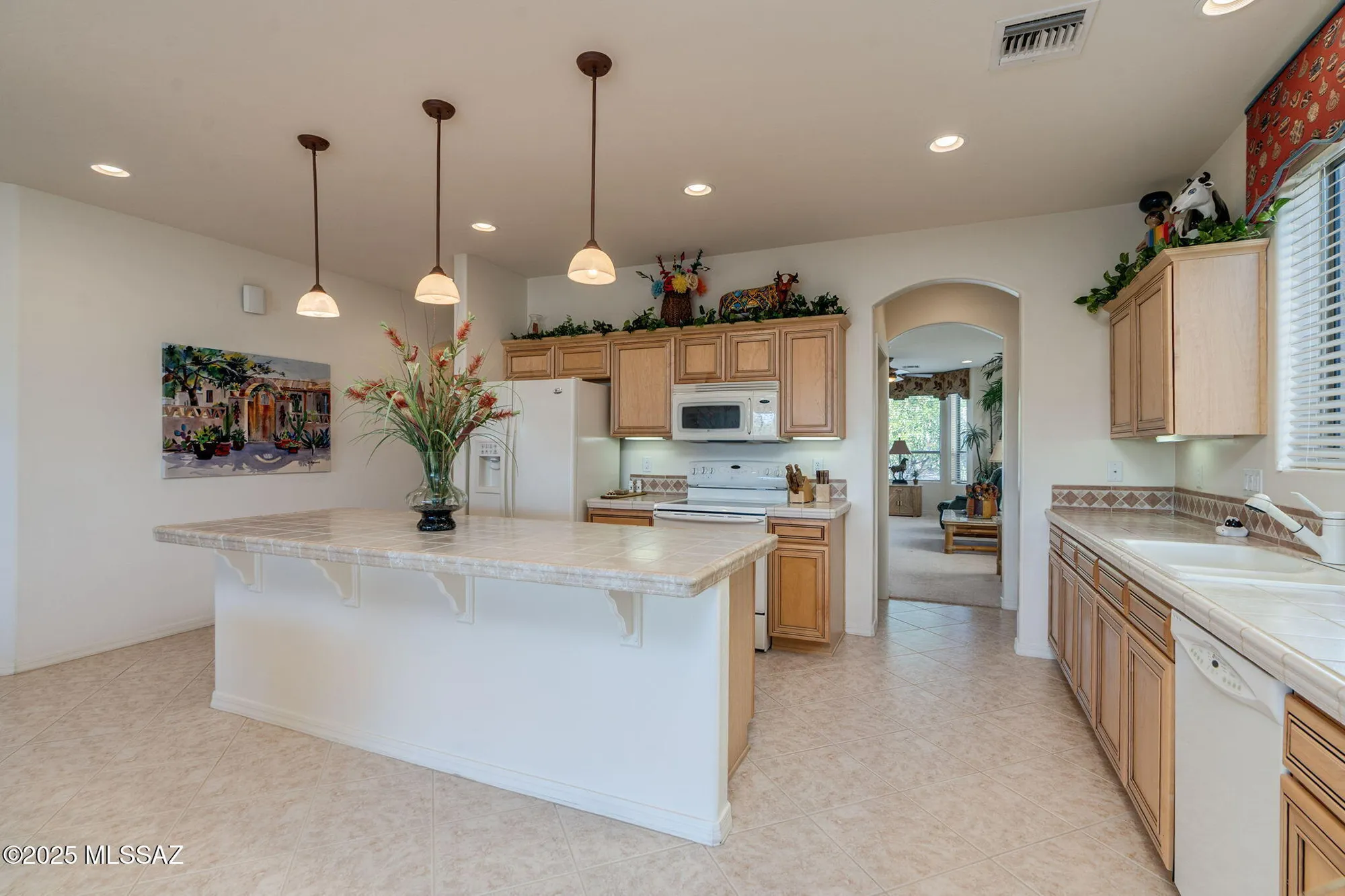 Property Slideshow image 17 of 47 | 615 w moorwood st, Green Valley, AZ, 85614