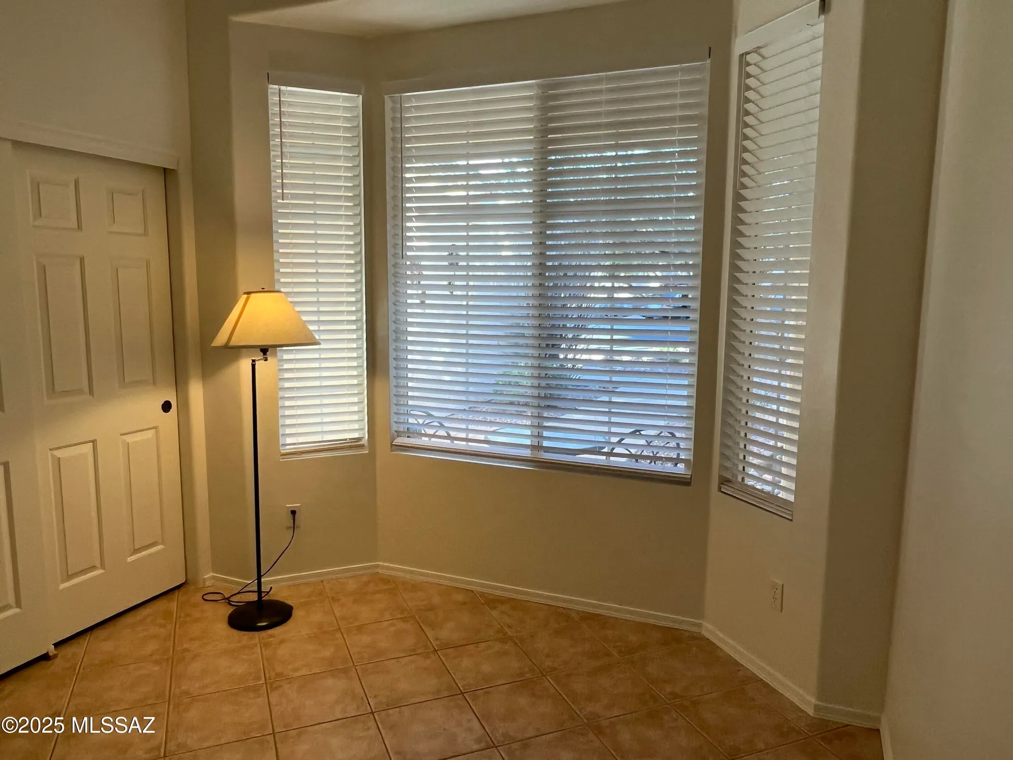 Property Slideshow image 12 of 36 | 13009 n desert flora ln, Marana, AZ, 85658