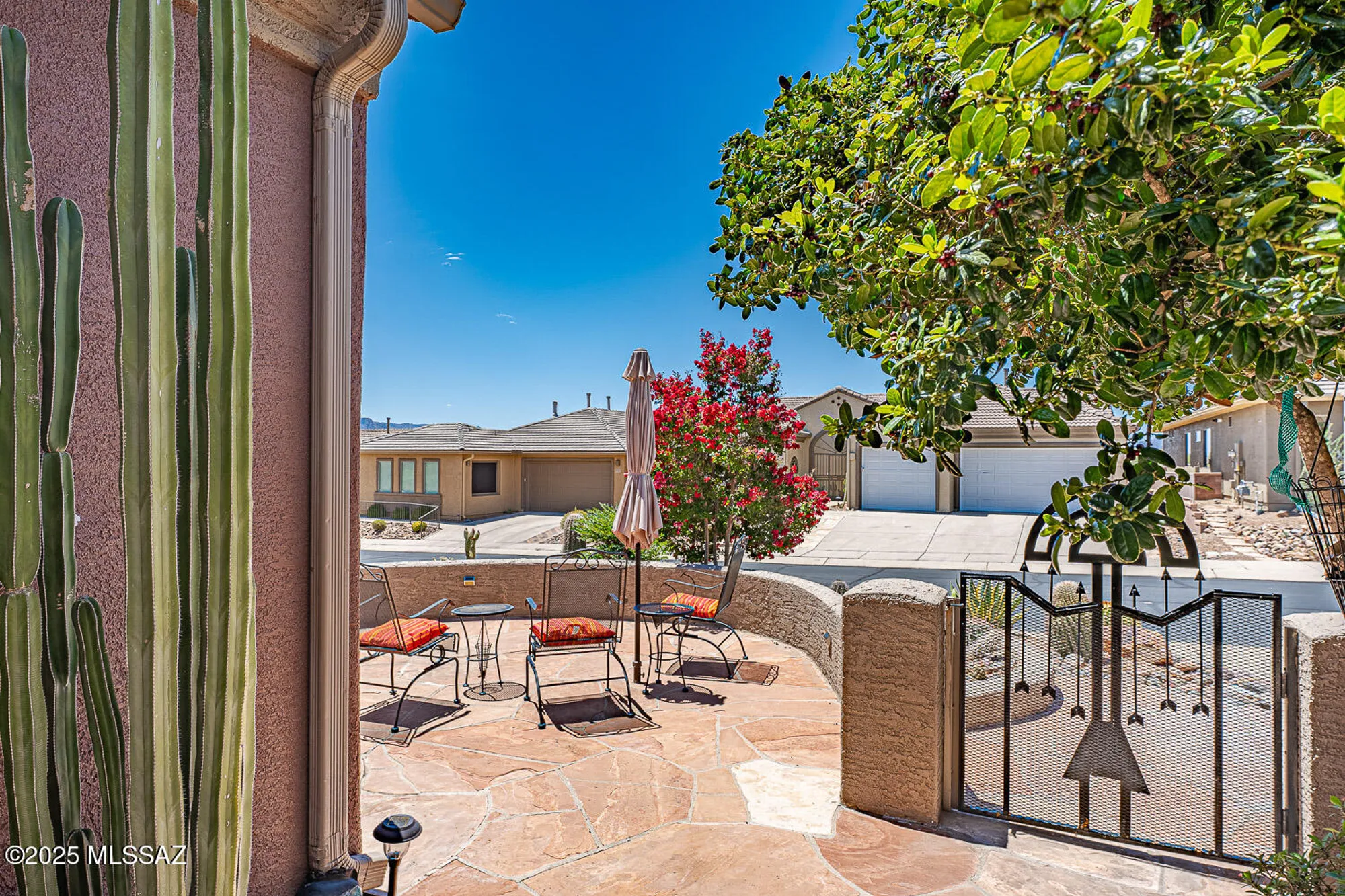 Property Slideshow image 3 of 48 | 2048 w cactus run dr, Green Valley, AZ, 85622