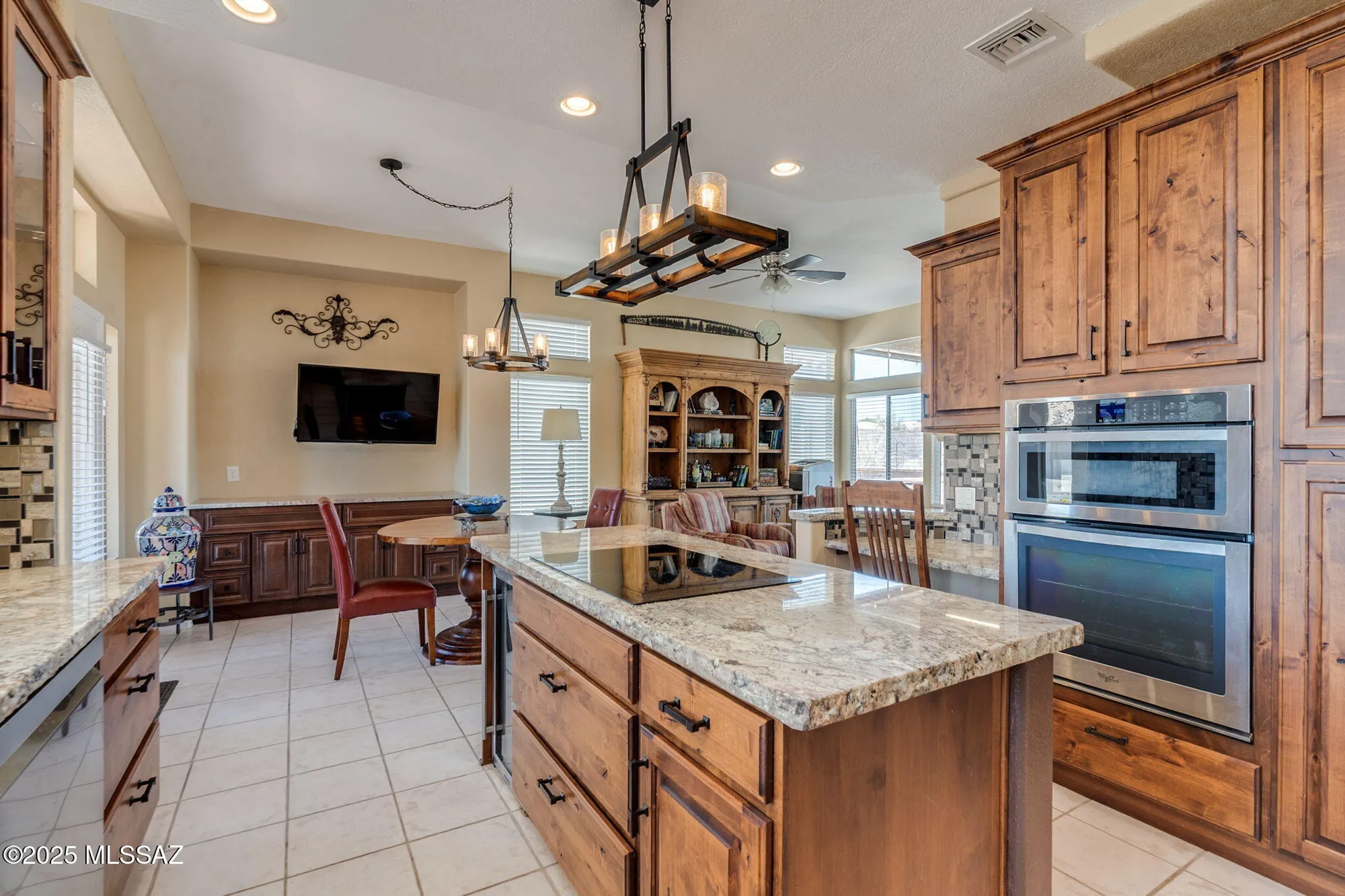 Property Slideshow image 6 of 50 | 1987 e singing bow way, Oro Valley, AZ, 85755