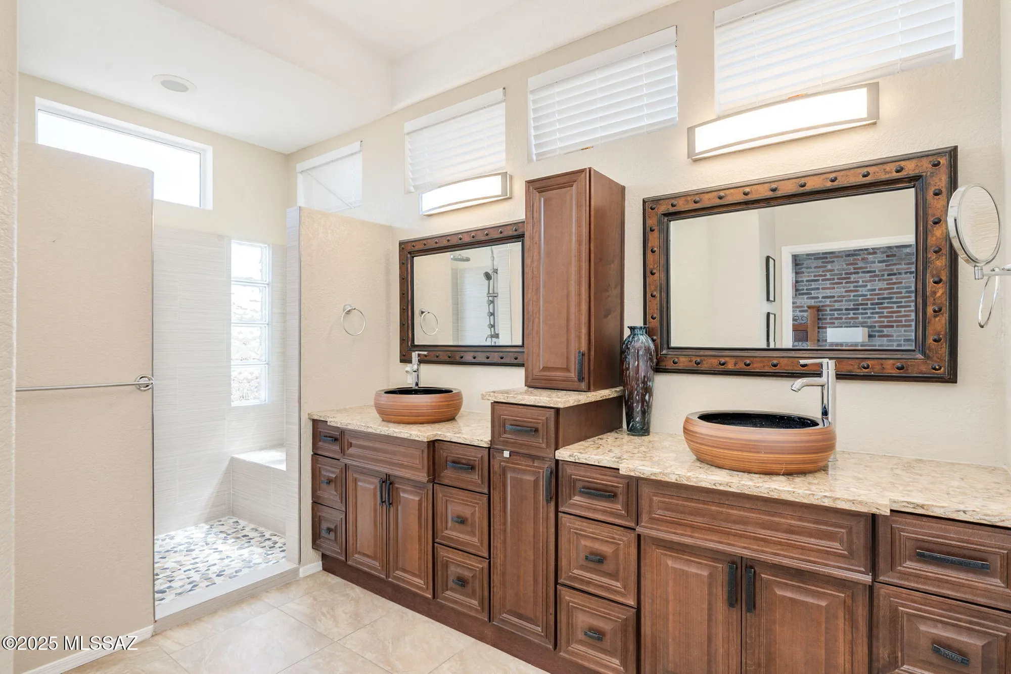 Property Slideshow image 26 of 50 | 1987 e singing bow way, Oro Valley, AZ, 85755