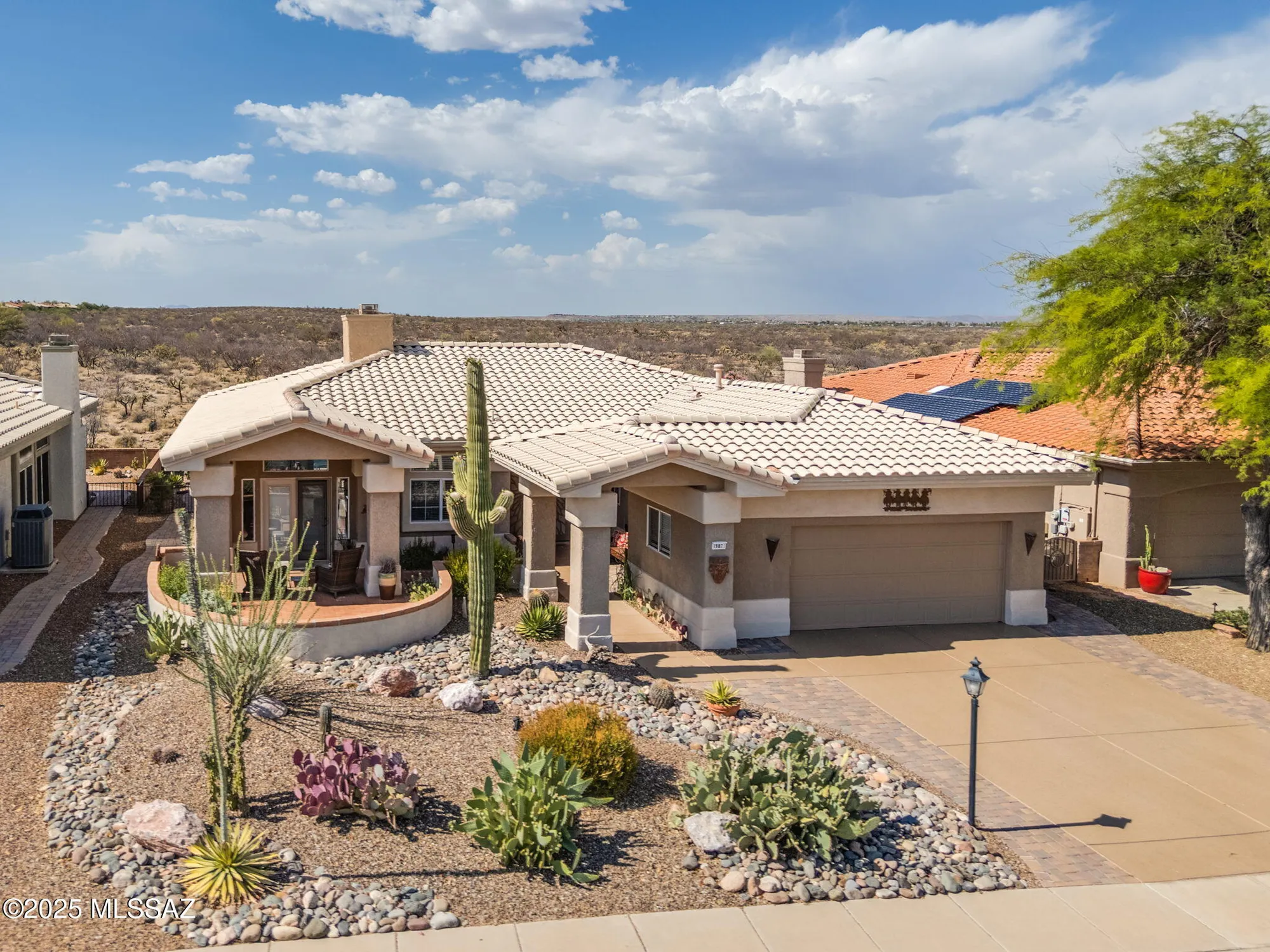 Property Slideshow image 1 of 50 | 1987 e singing bow way, Oro Valley, AZ, 85755