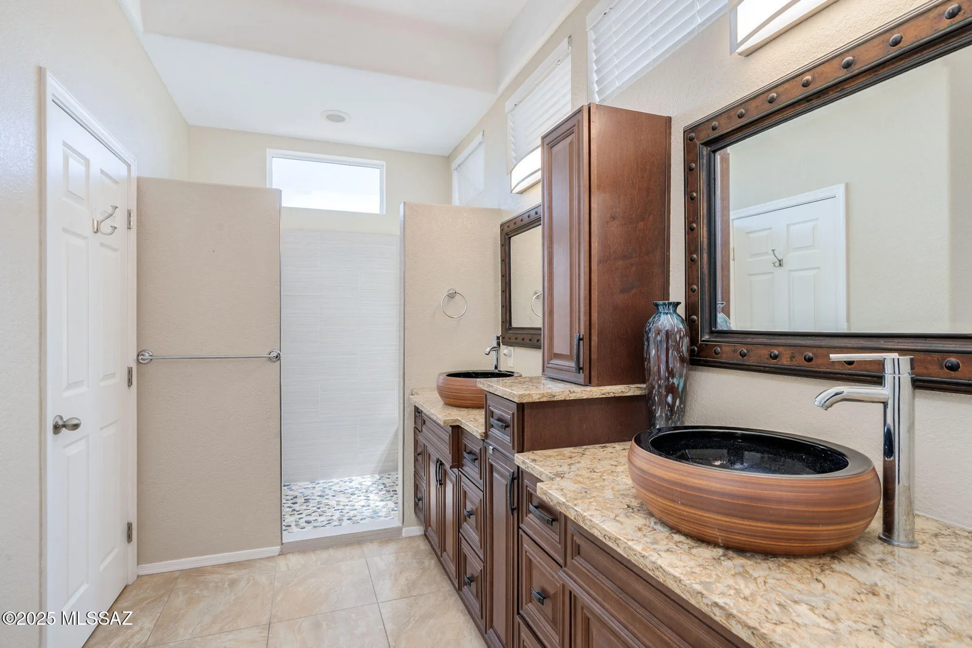 Property Slideshow image 27 of 50 | 1987 e singing bow way, Oro Valley, AZ, 85755