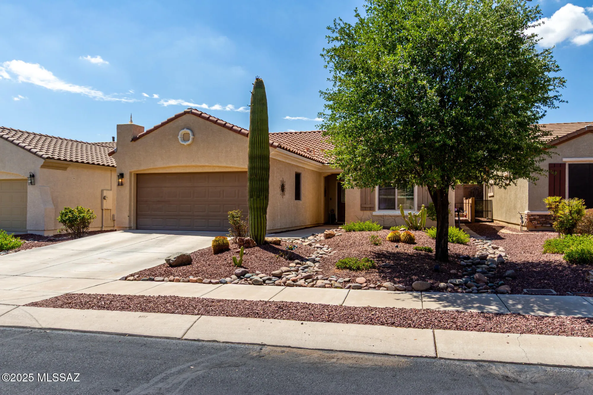 Property Slideshow image 2 of 19 | 415 w calle sedillo, Sahuarita, AZ, 85629