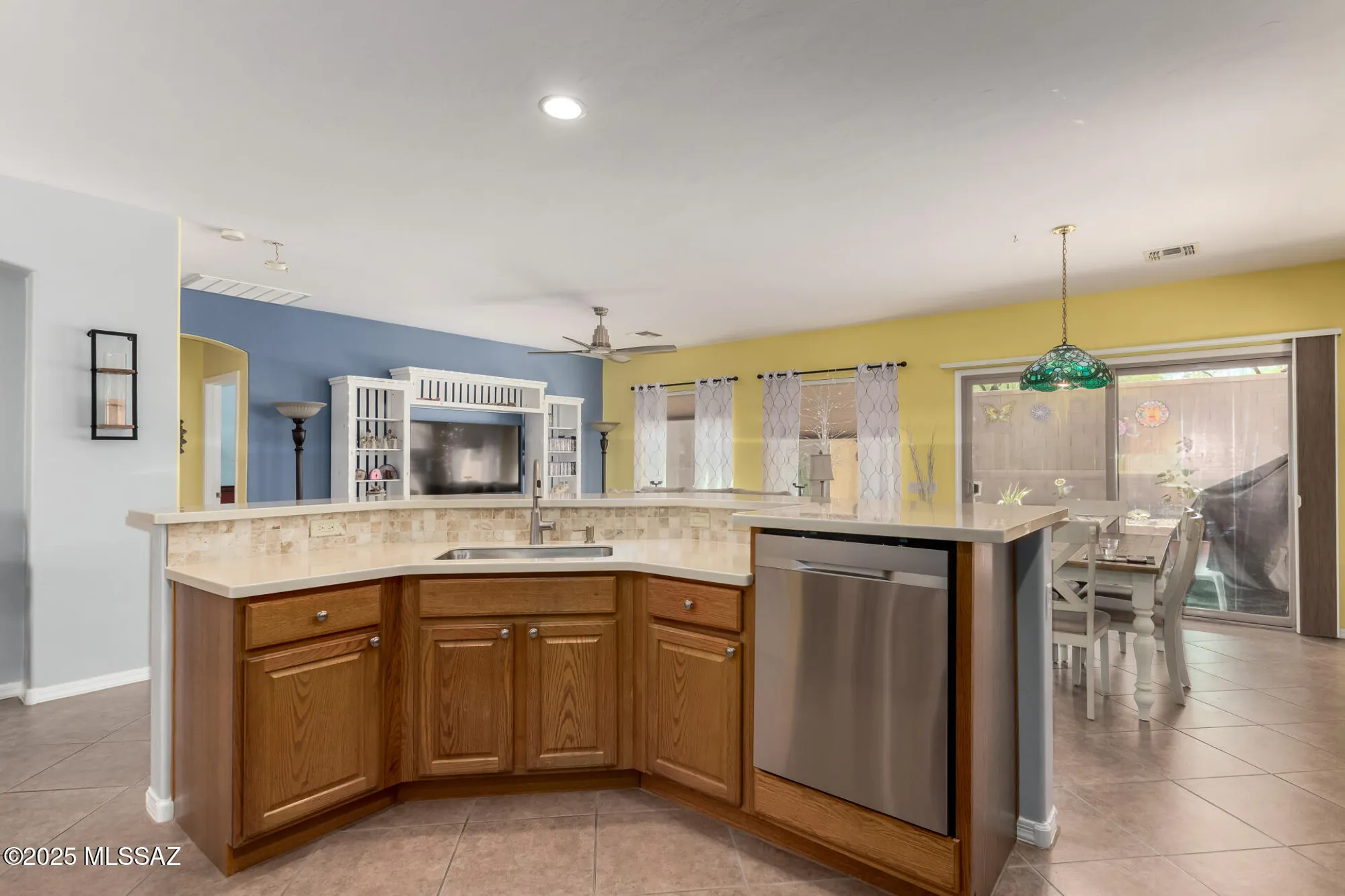 Property Slideshow image 7 of 19 | 415 w calle sedillo, Sahuarita, AZ, 85629