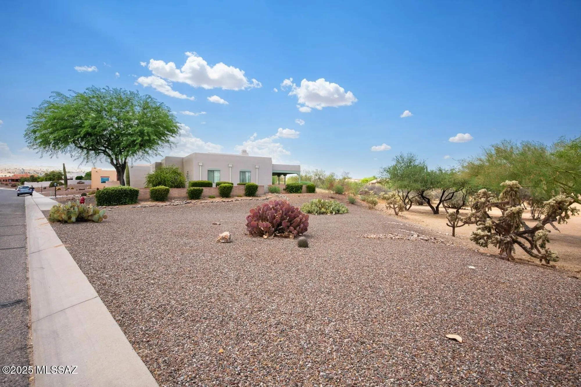 Property Slideshow image 4 of 40 | 1044 w camino del desierto, Green Valley, AZ, 85614