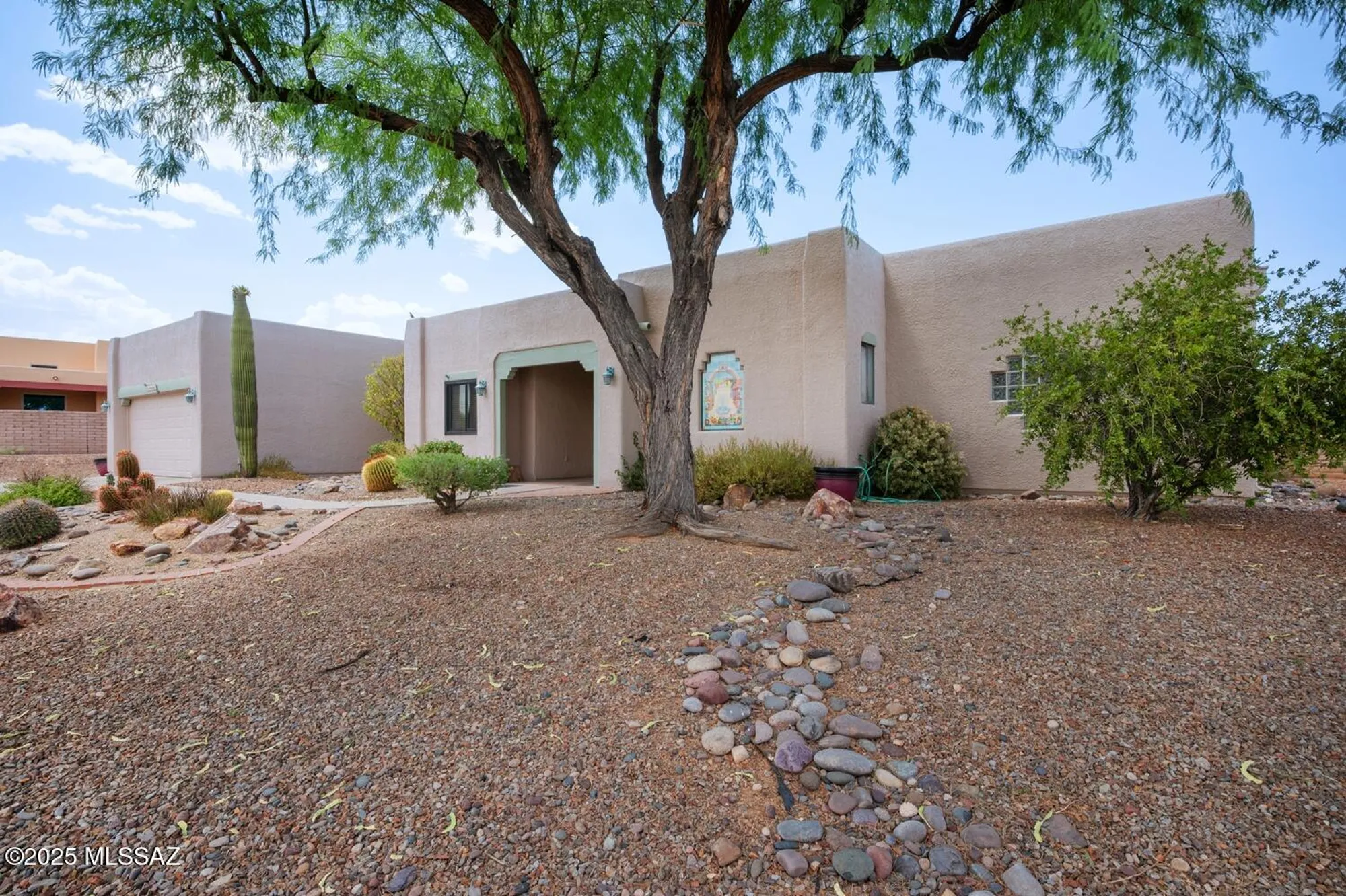 Property Slideshow image 2 of 40 | 1044 w camino del desierto, Green Valley, AZ, 85614