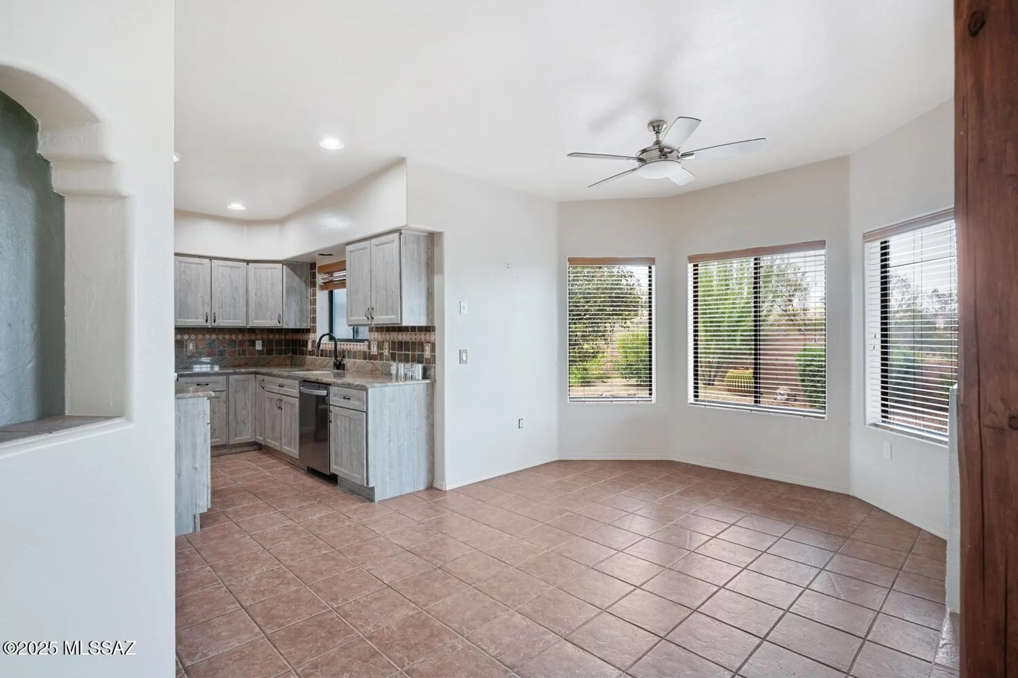 Property Slideshow image 11 of 40 | 1044 w camino del desierto, Green Valley, AZ, 85614