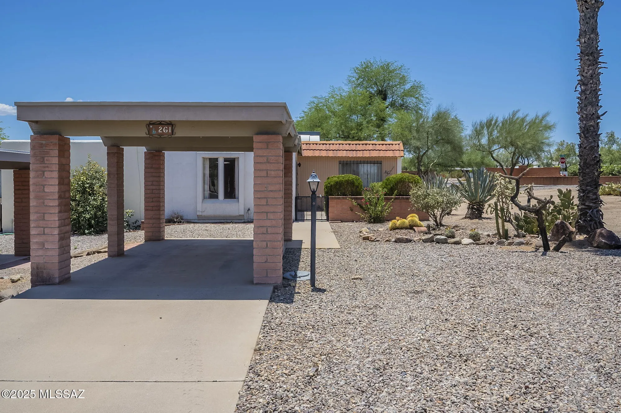 Property Slideshow image 1 of 38 | 261 w placita de los anillos, Green Valley, AZ, 85614