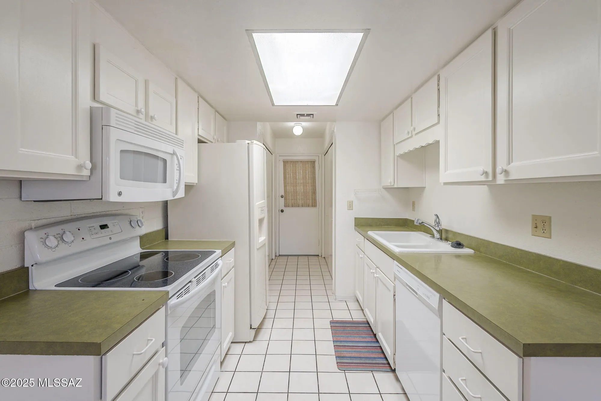 Property Slideshow image 13 of 38 | 261 w placita de los anillos, Green Valley, AZ, 85614