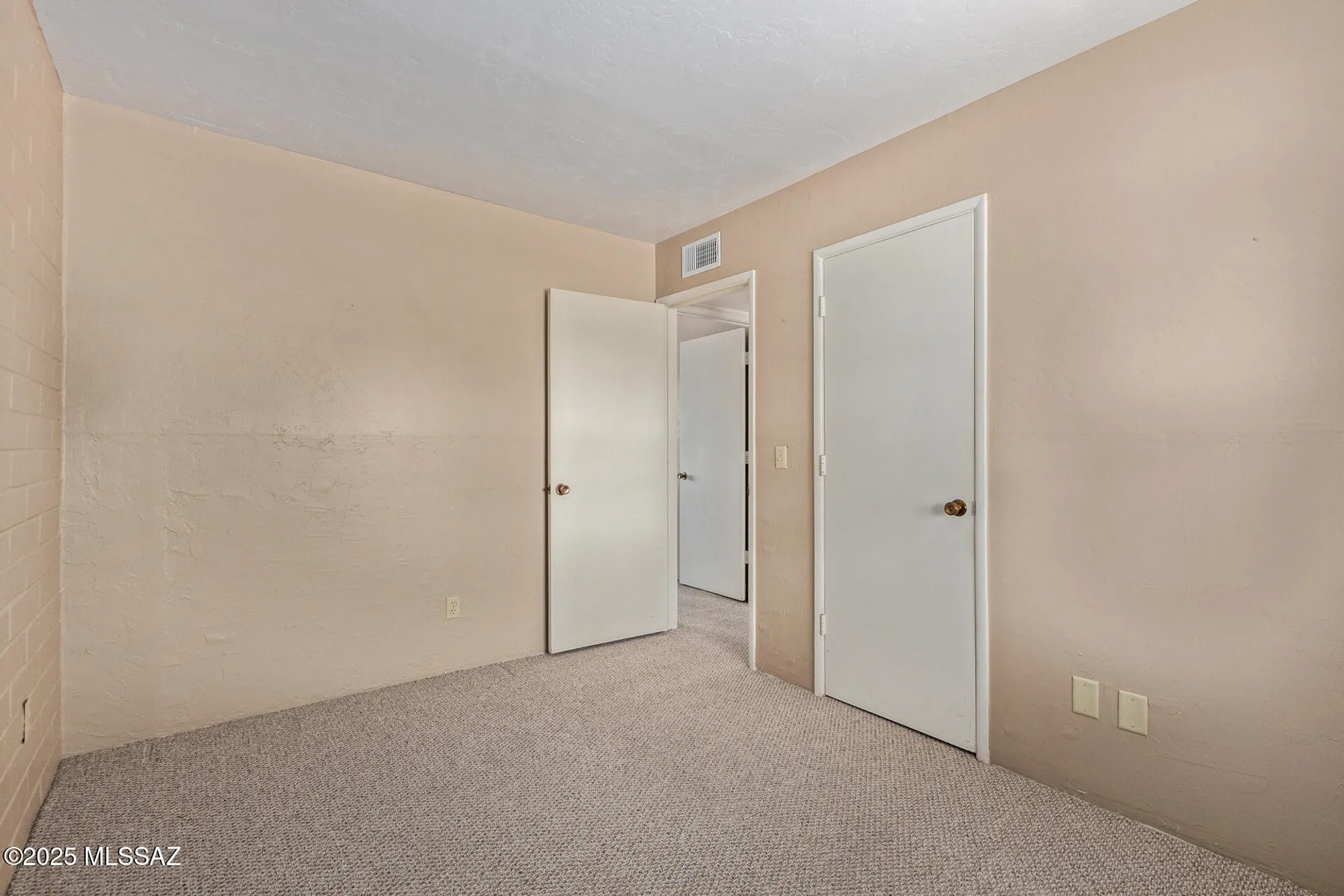 Property Slideshow image 19 of 32 | 921 s abrego dr, Green Valley, AZ, 85614