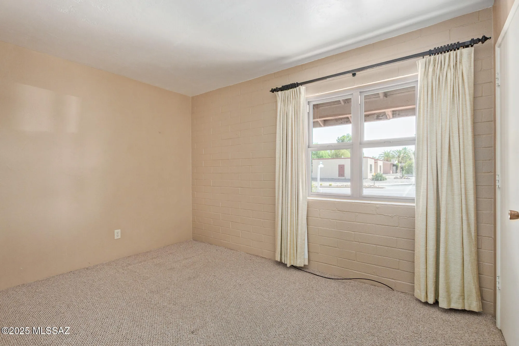 Property Slideshow image 20 of 32 | 921 s abrego dr, Green Valley, AZ, 85614