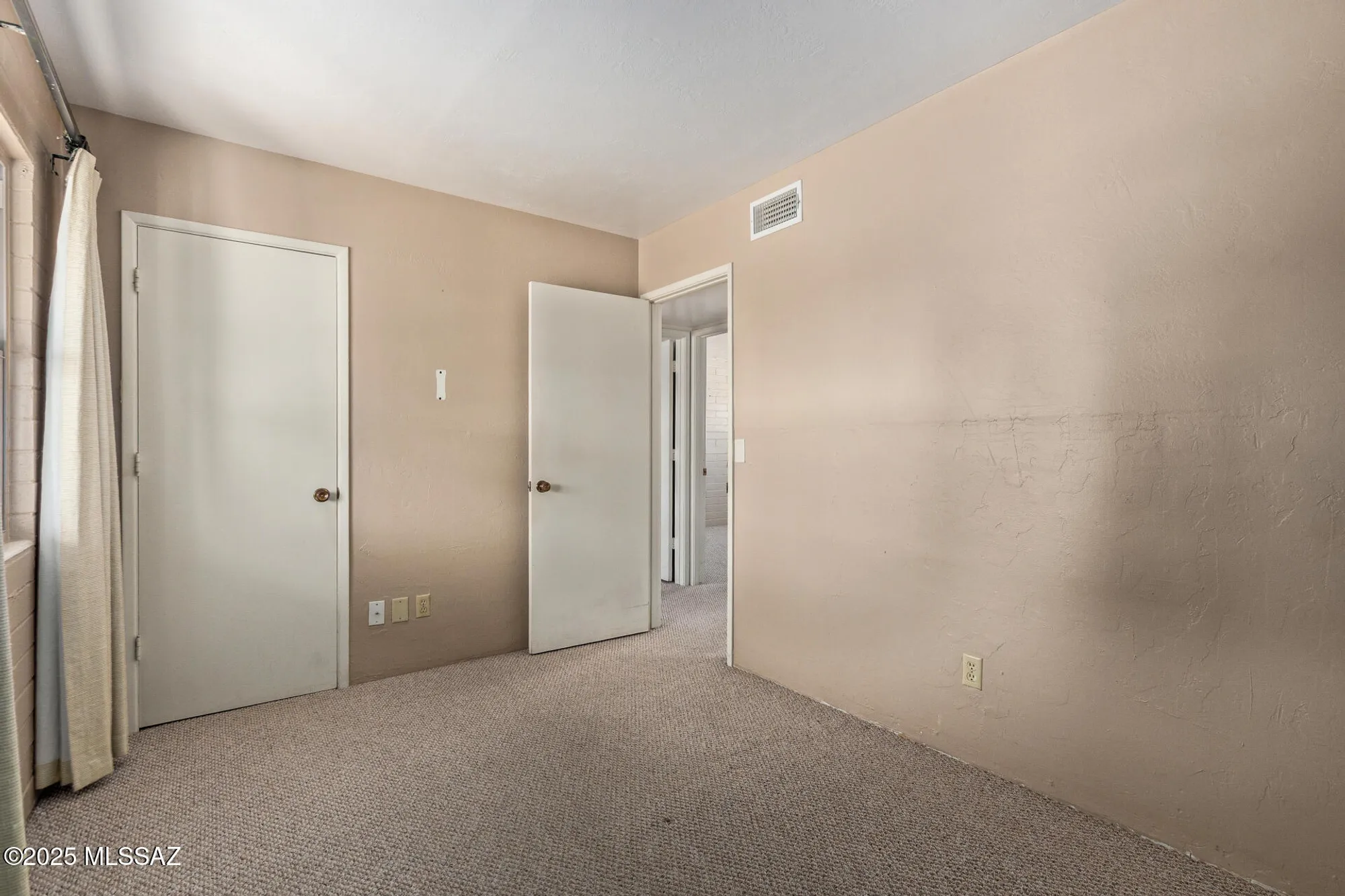 Property Slideshow image 21 of 32 | 921 s abrego dr, Green Valley, AZ, 85614