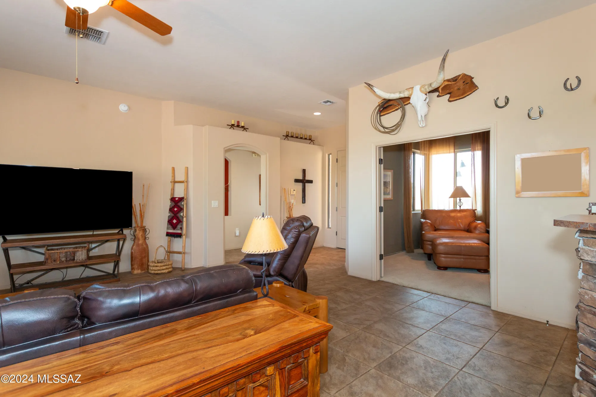 Property Slideshow image 6 of 50 | 852 w mountain stone dr, Green Valley, AZ, 85614