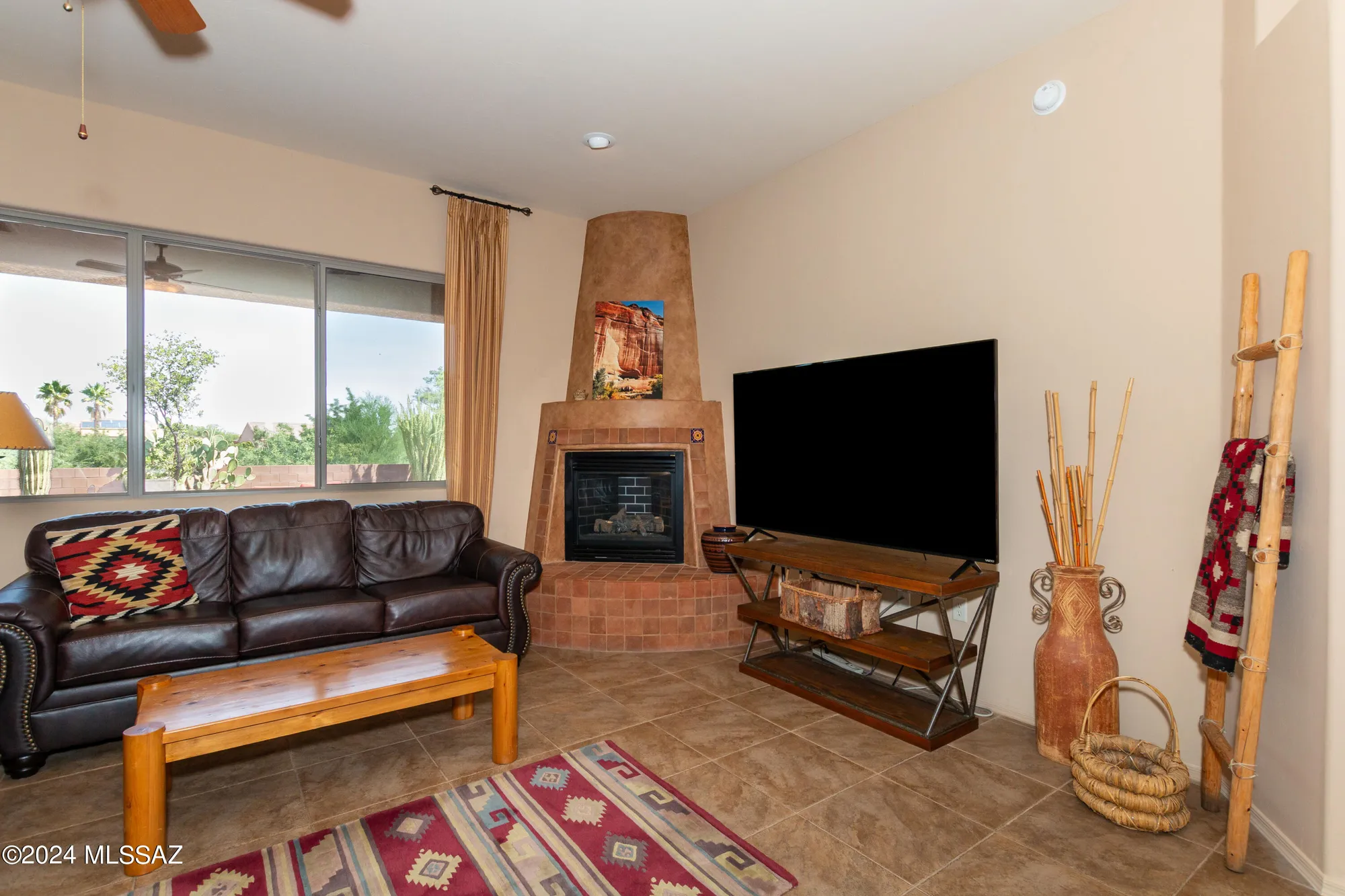 Property Slideshow image 7 of 50 | 852 w mountain stone dr, Green Valley, AZ, 85614