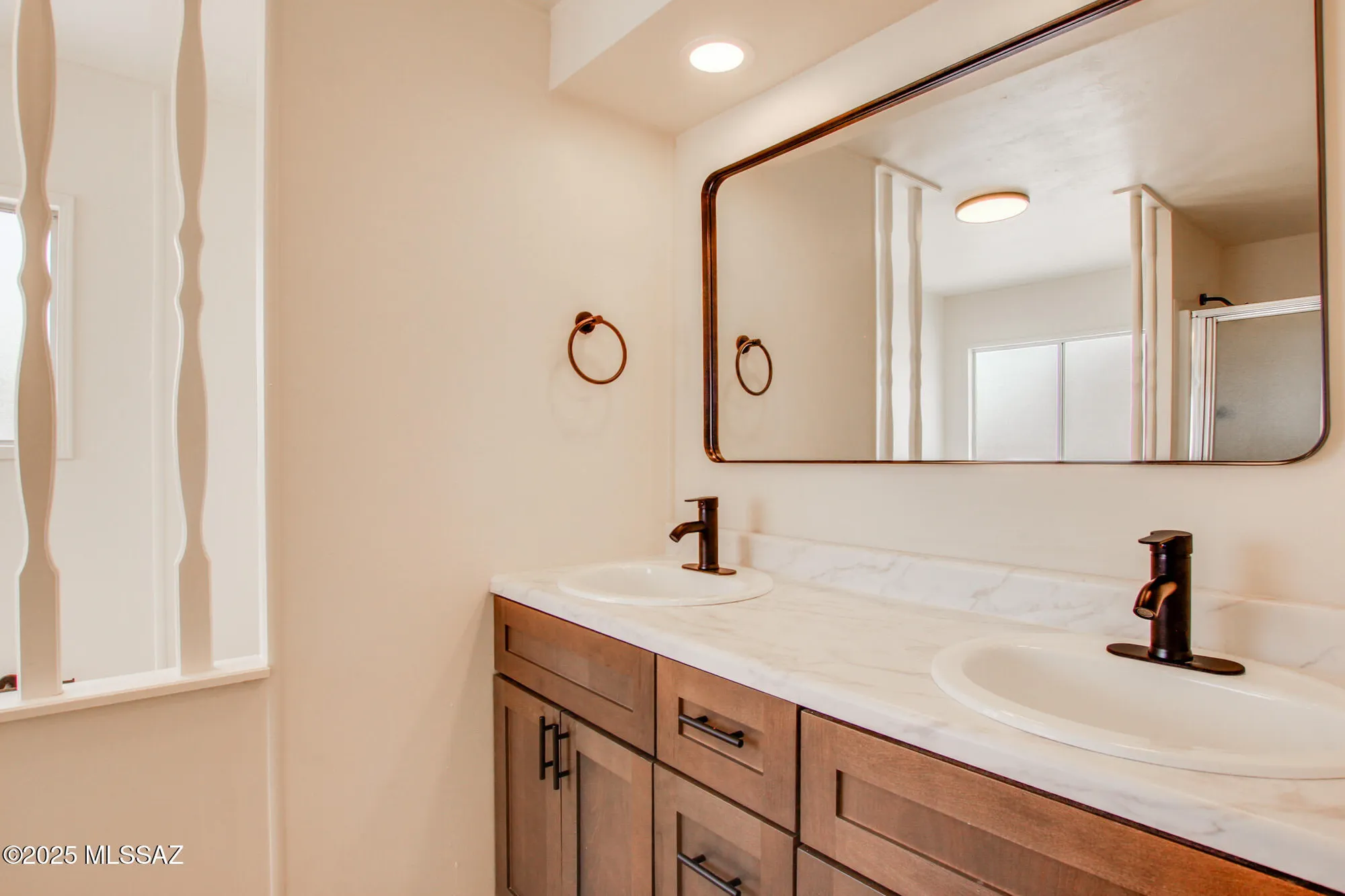 Property Slideshow image 14 of 37 | 270 w pinon dr, Green Valley, AZ, 85614