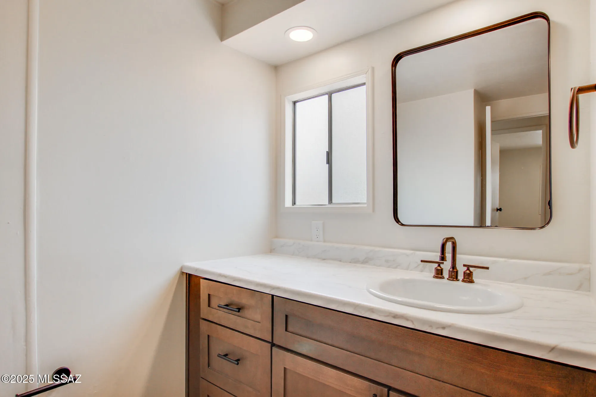 Property Slideshow image 21 of 37 | 270 w pinon dr, Green Valley, AZ, 85614