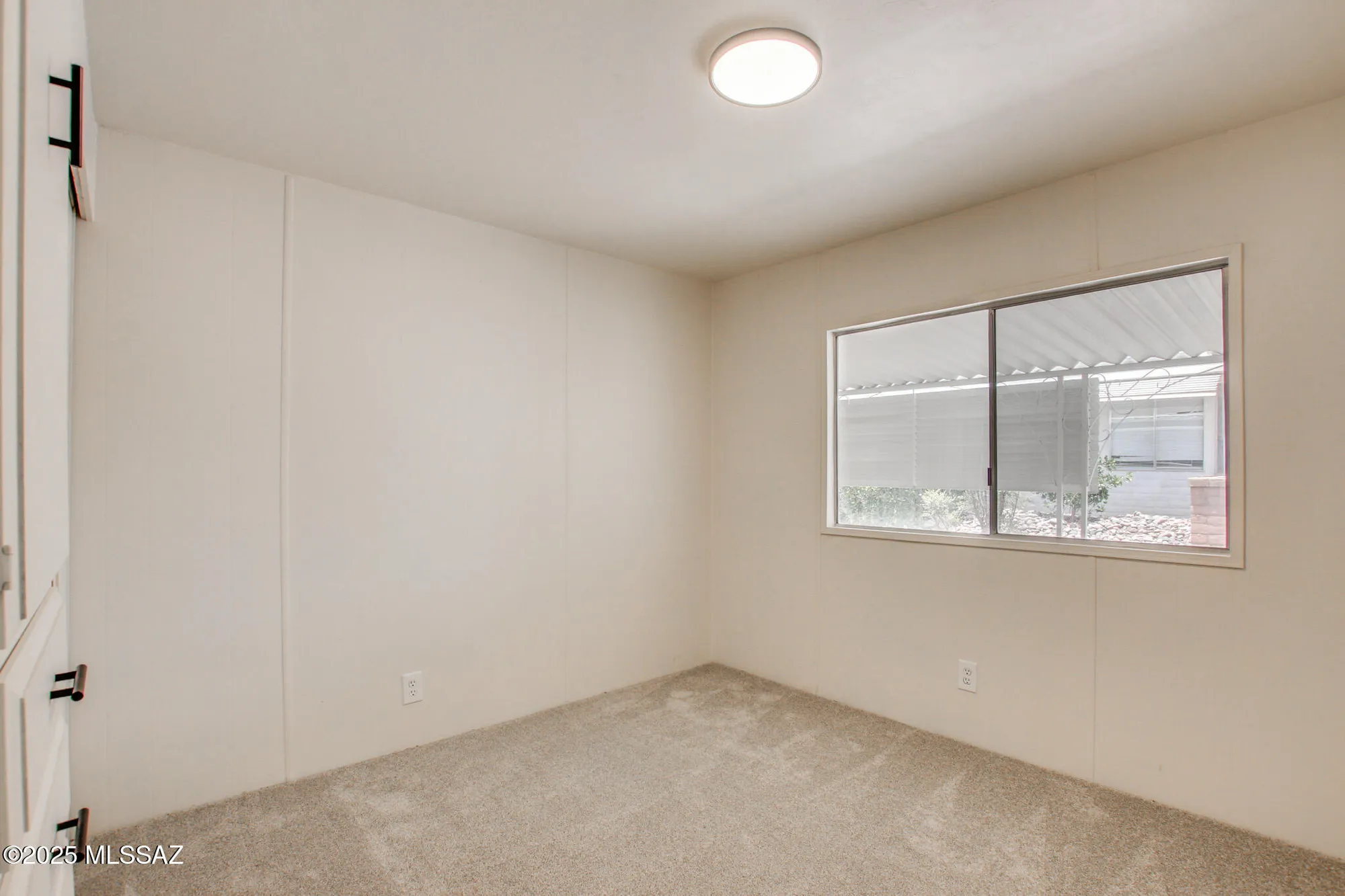 Property Slideshow image 12 of 37 | 270 w pinon dr, Green Valley, AZ, 85614