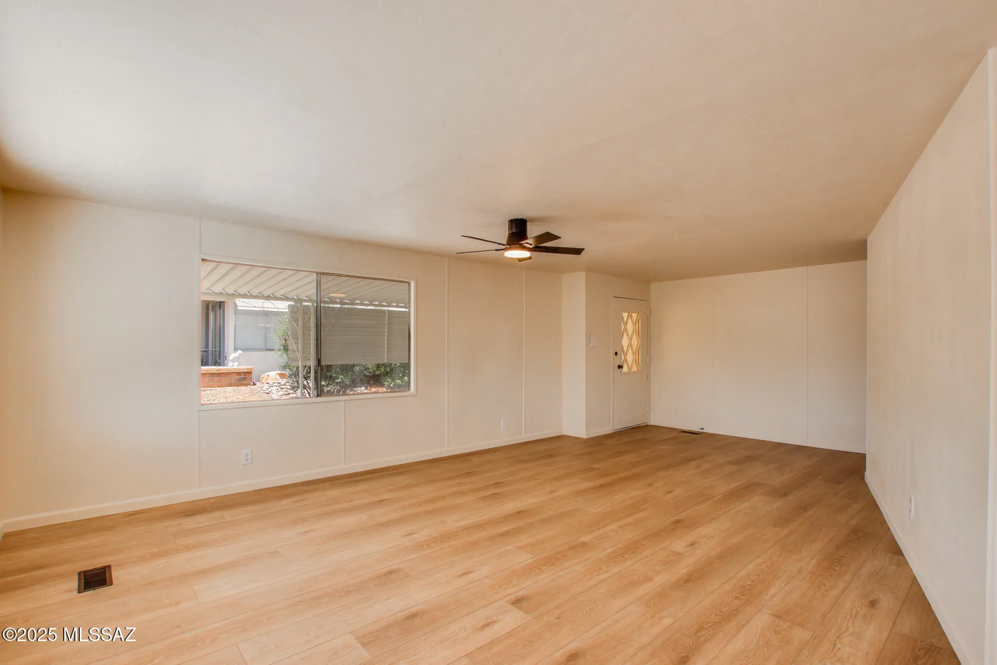 Property Slideshow image 9 of 37 | 270 w pinon dr, Green Valley, AZ, 85614