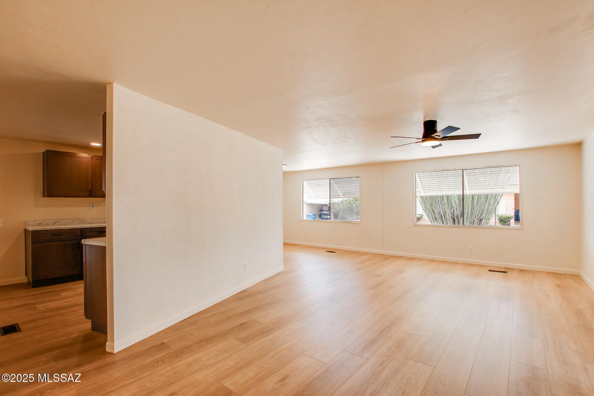 Property Slideshow image 6 of 37 | 270 w pinon dr, Green Valley, AZ, 85614