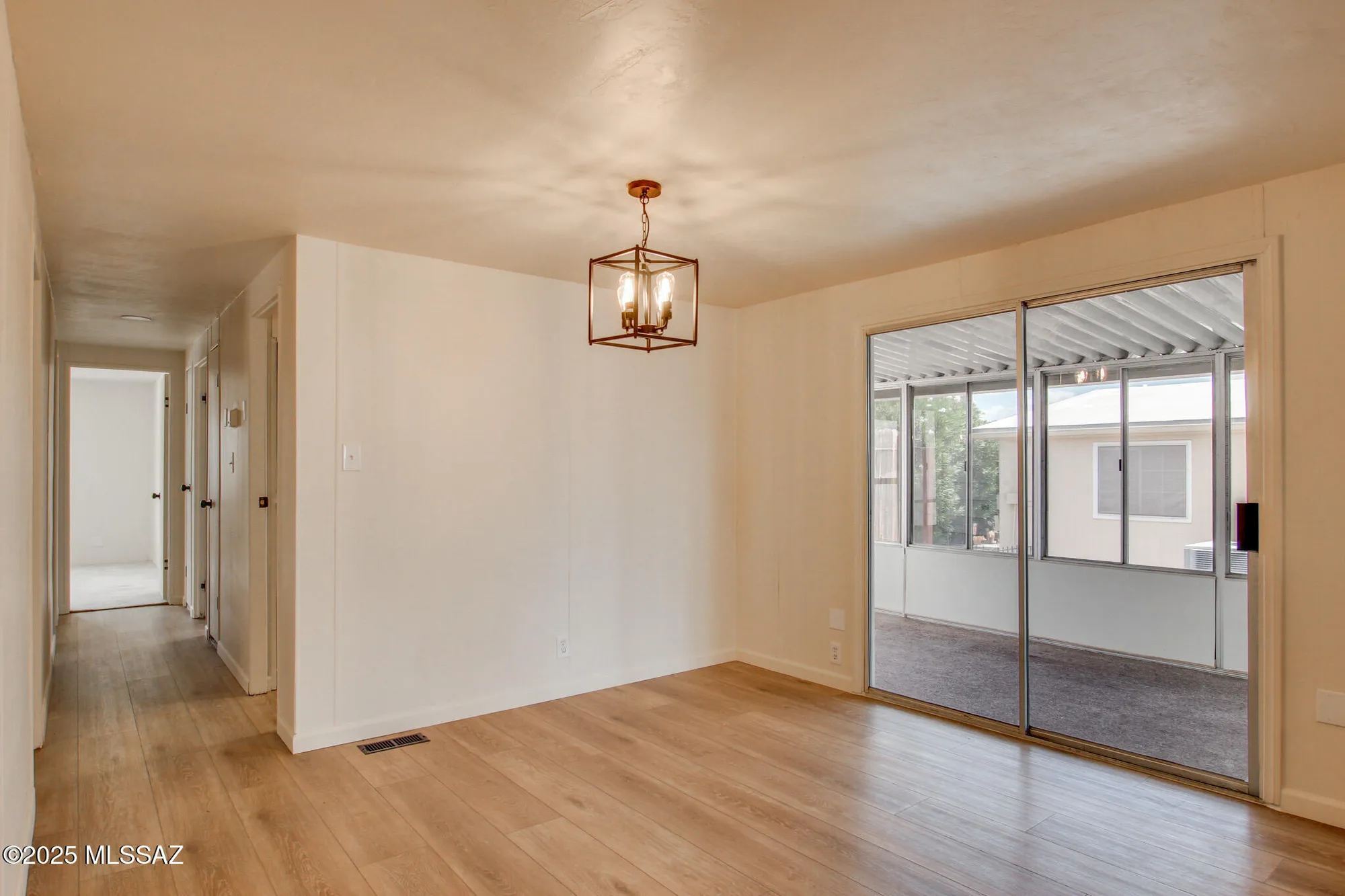 Property Slideshow image 7 of 37 | 270 w pinon dr, Green Valley, AZ, 85614