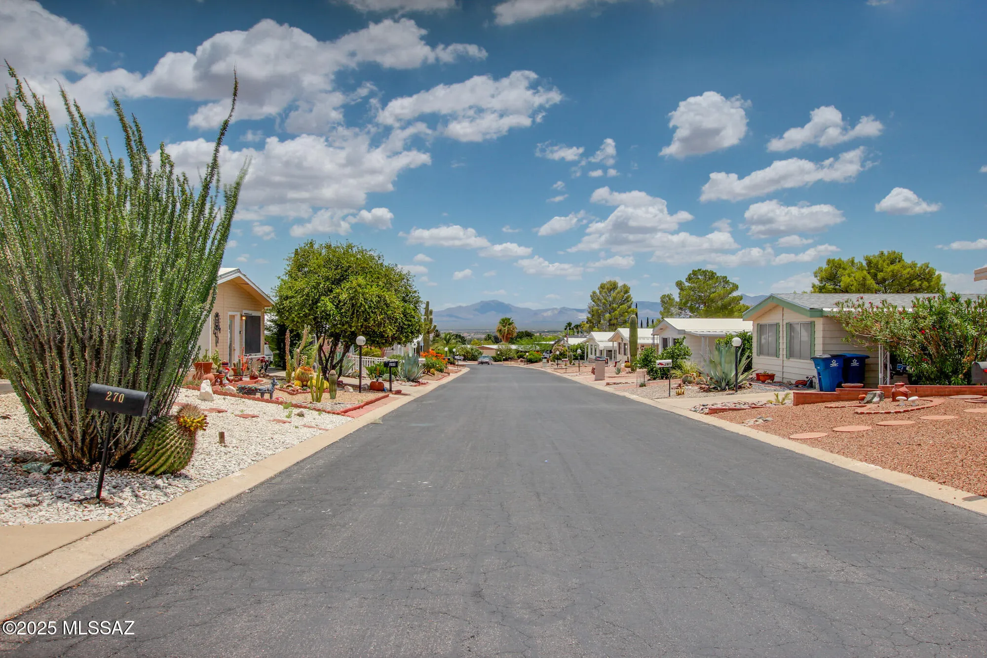 Property Slideshow image 31 of 37 | 270 w pinon dr, Green Valley, AZ, 85614