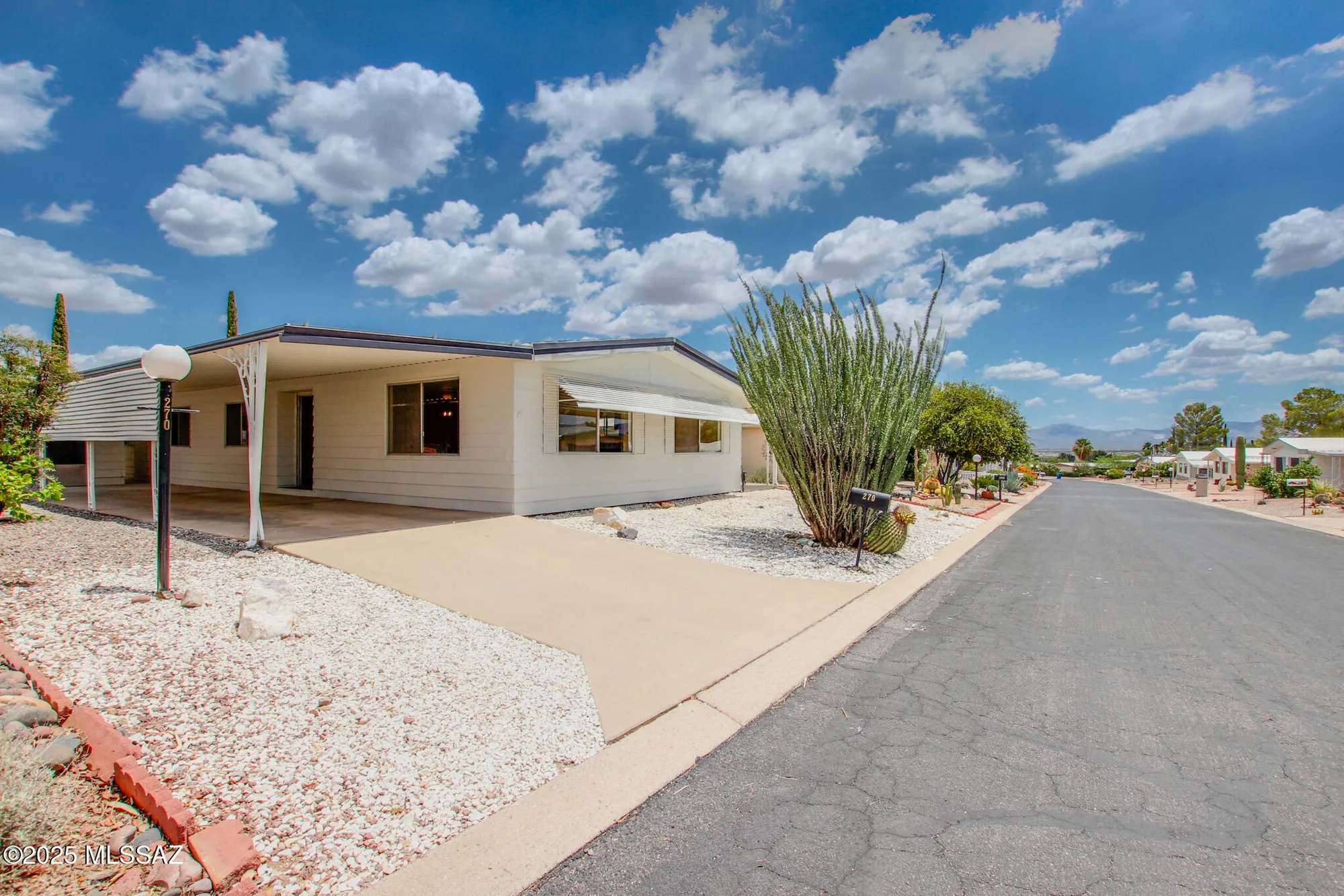 Property Slideshow image 32 of 37 | 270 w pinon dr, Green Valley, AZ, 85614