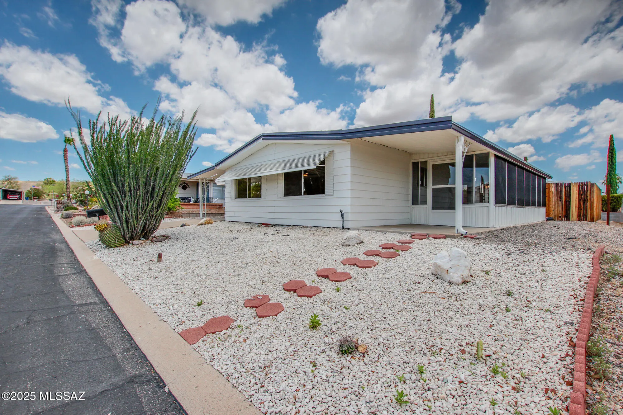 Property Slideshow image 34 of 37 | 270 w pinon dr, Green Valley, AZ, 85614