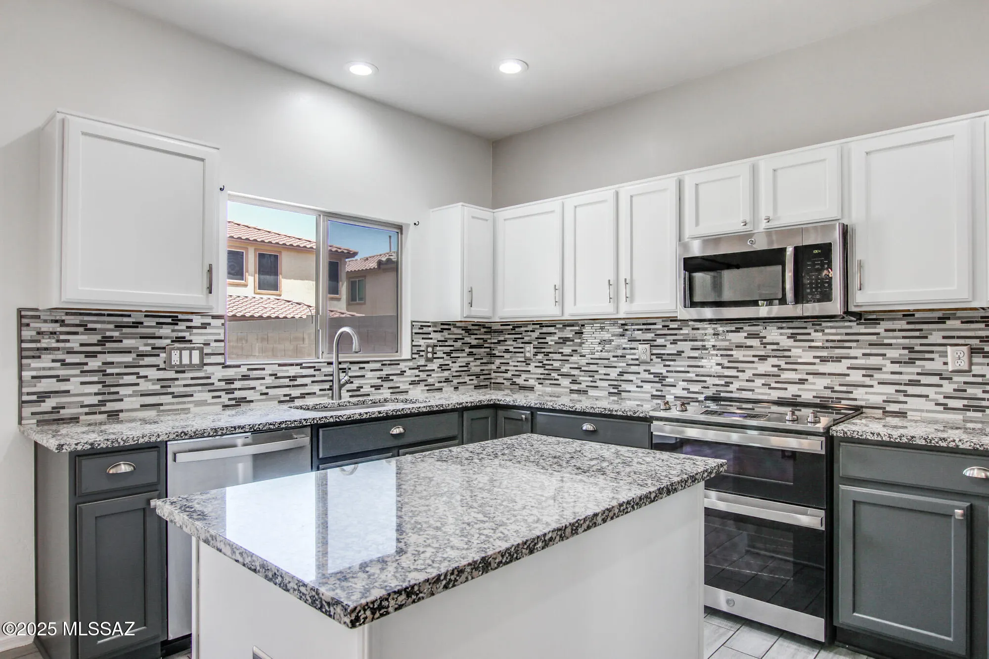Property Slideshow image 1 of 46 | 432 w calle sombra linda, Sahuarita, AZ, 85629