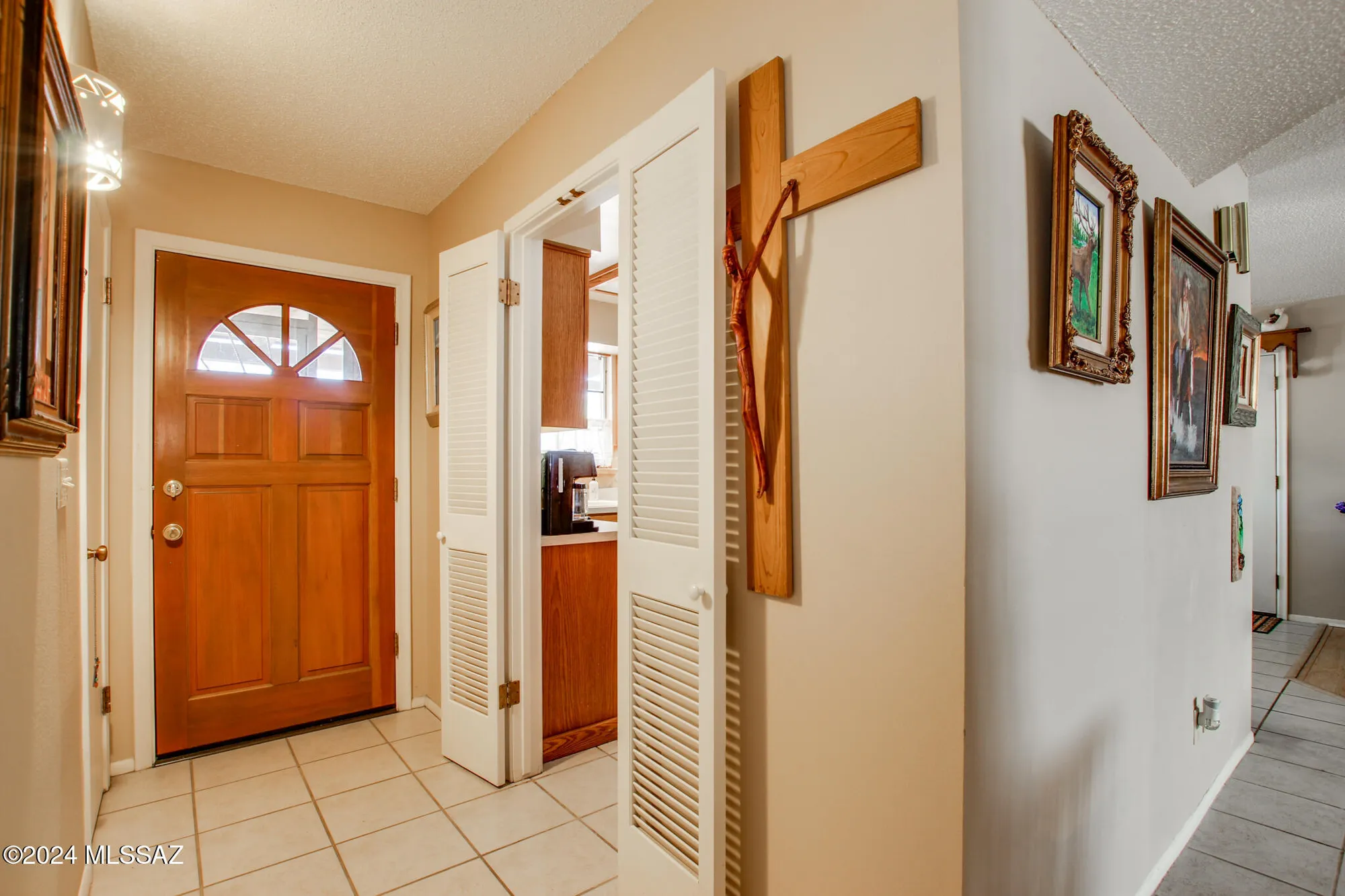 Property Slideshow image 23 of 45 | 321 s abrego dr, Green Valley, AZ, 85614