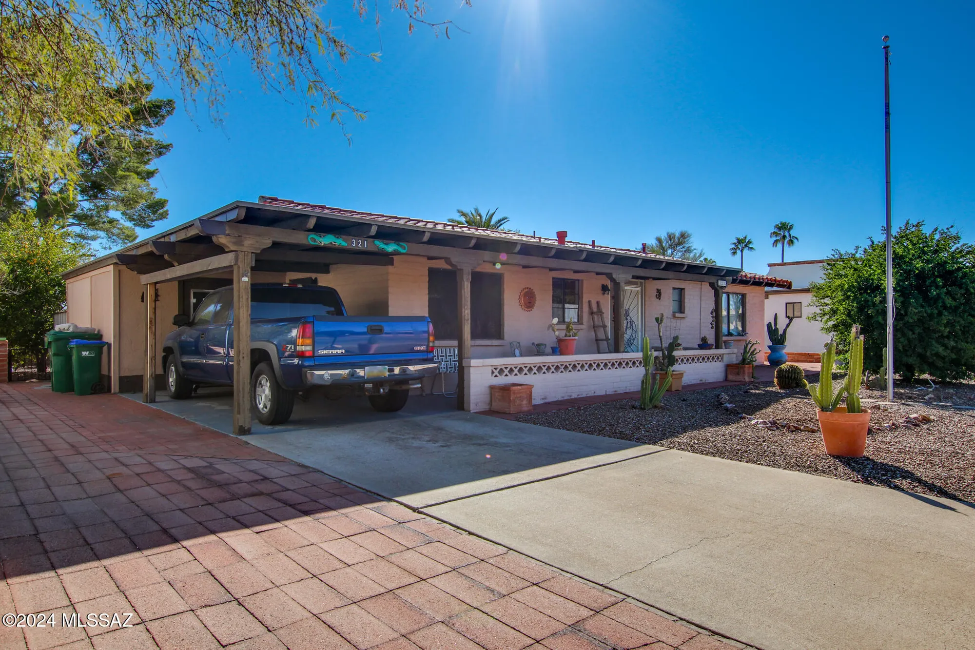 Property Slideshow image 33 of 45 | 321 s abrego dr, Green Valley, AZ, 85614