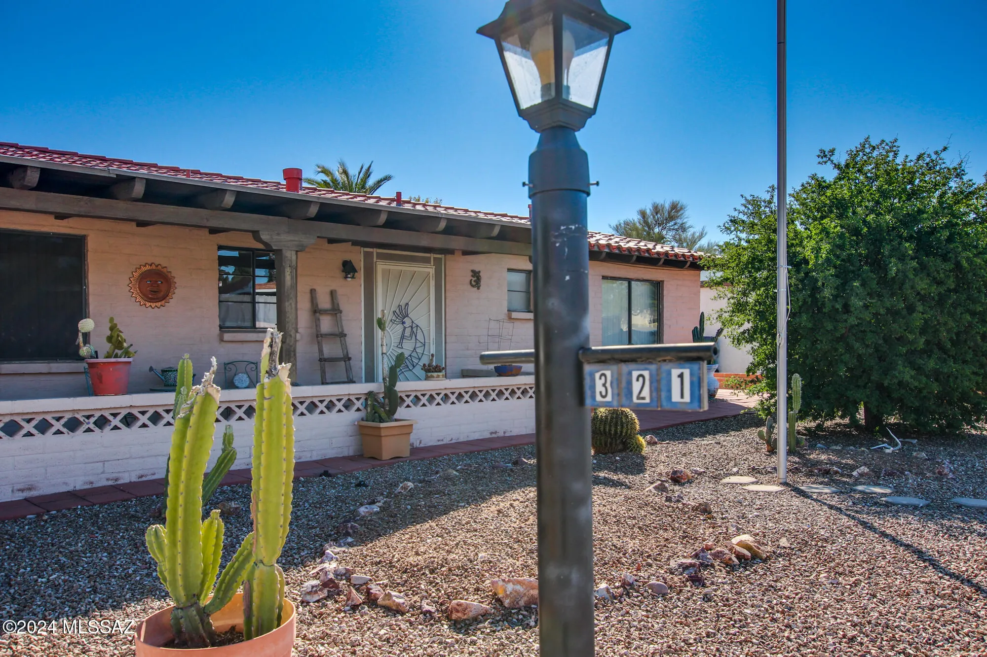 Property Slideshow image 34 of 45 | 321 s abrego dr, Green Valley, AZ, 85614