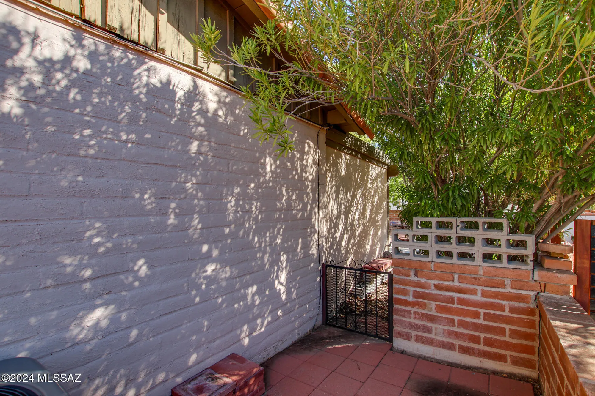 Property Slideshow image 38 of 45 | 321 s abrego dr, Green Valley, AZ, 85614