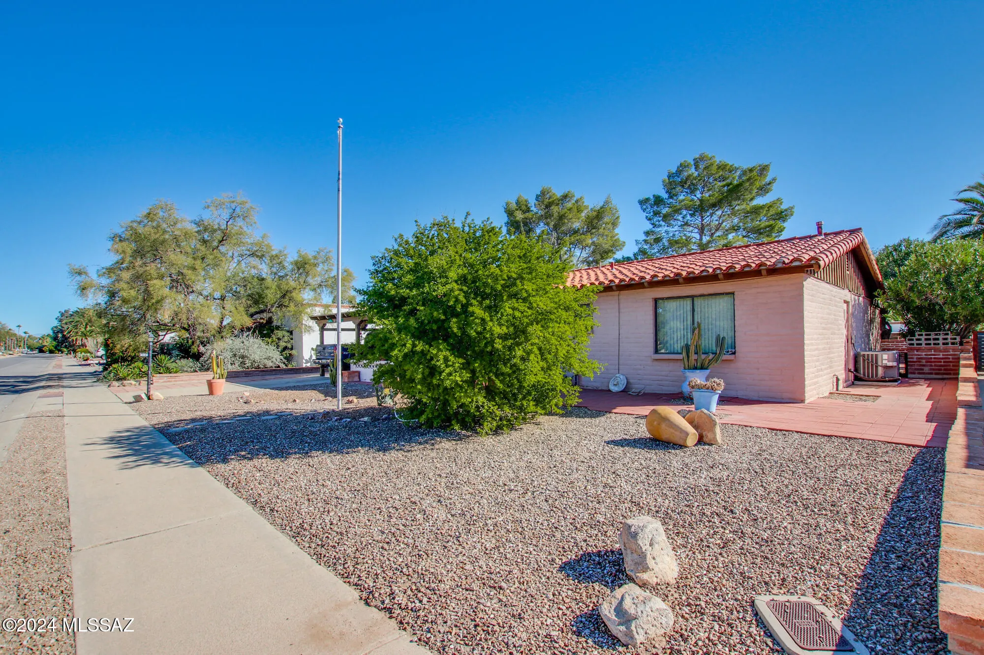 Property Slideshow image 41 of 45 | 321 s abrego dr, Green Valley, AZ, 85614