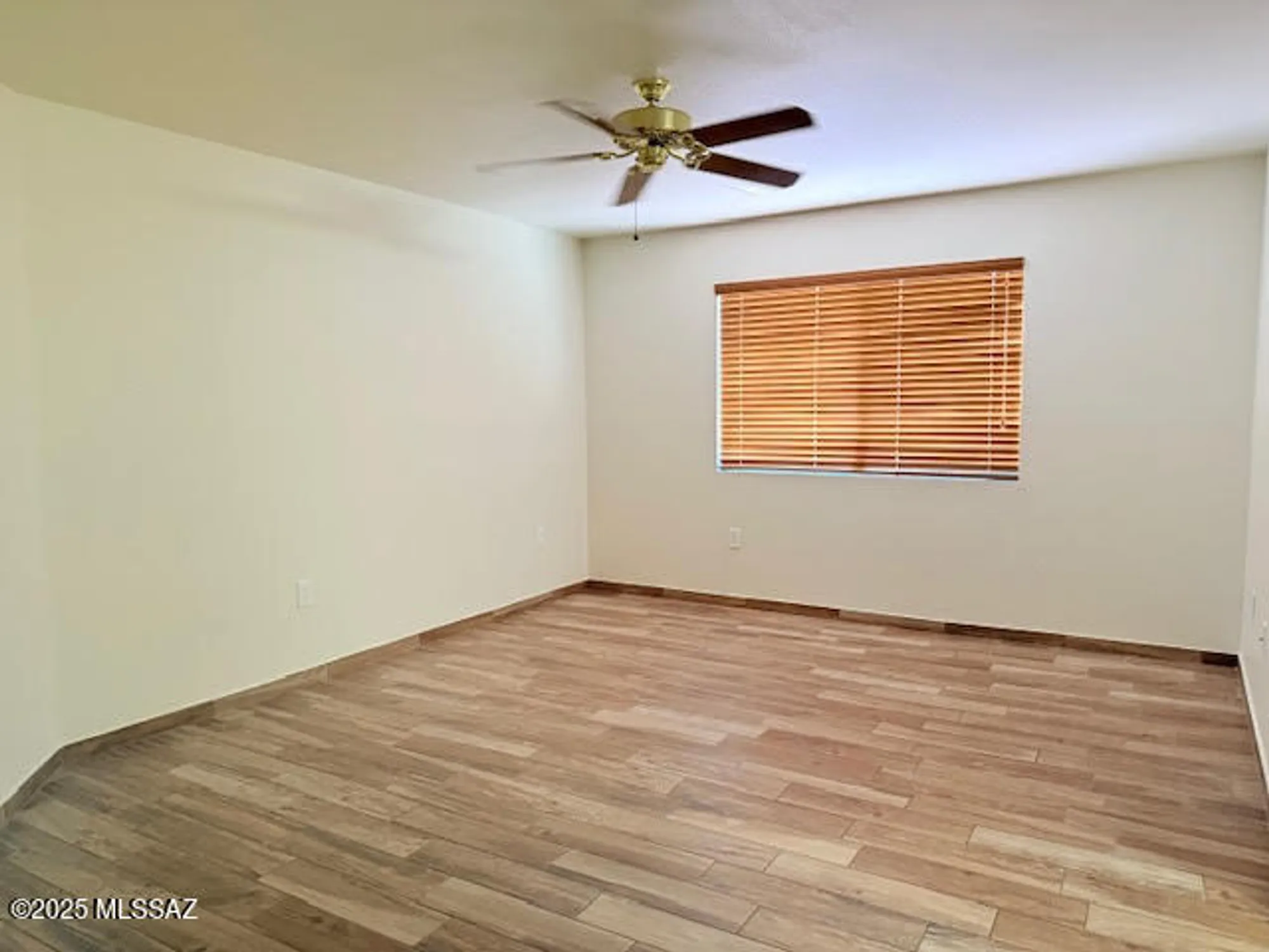 Property Slideshow image 9 of 20 | 788 w fountain creek dr, Green Valley, AZ, 85614