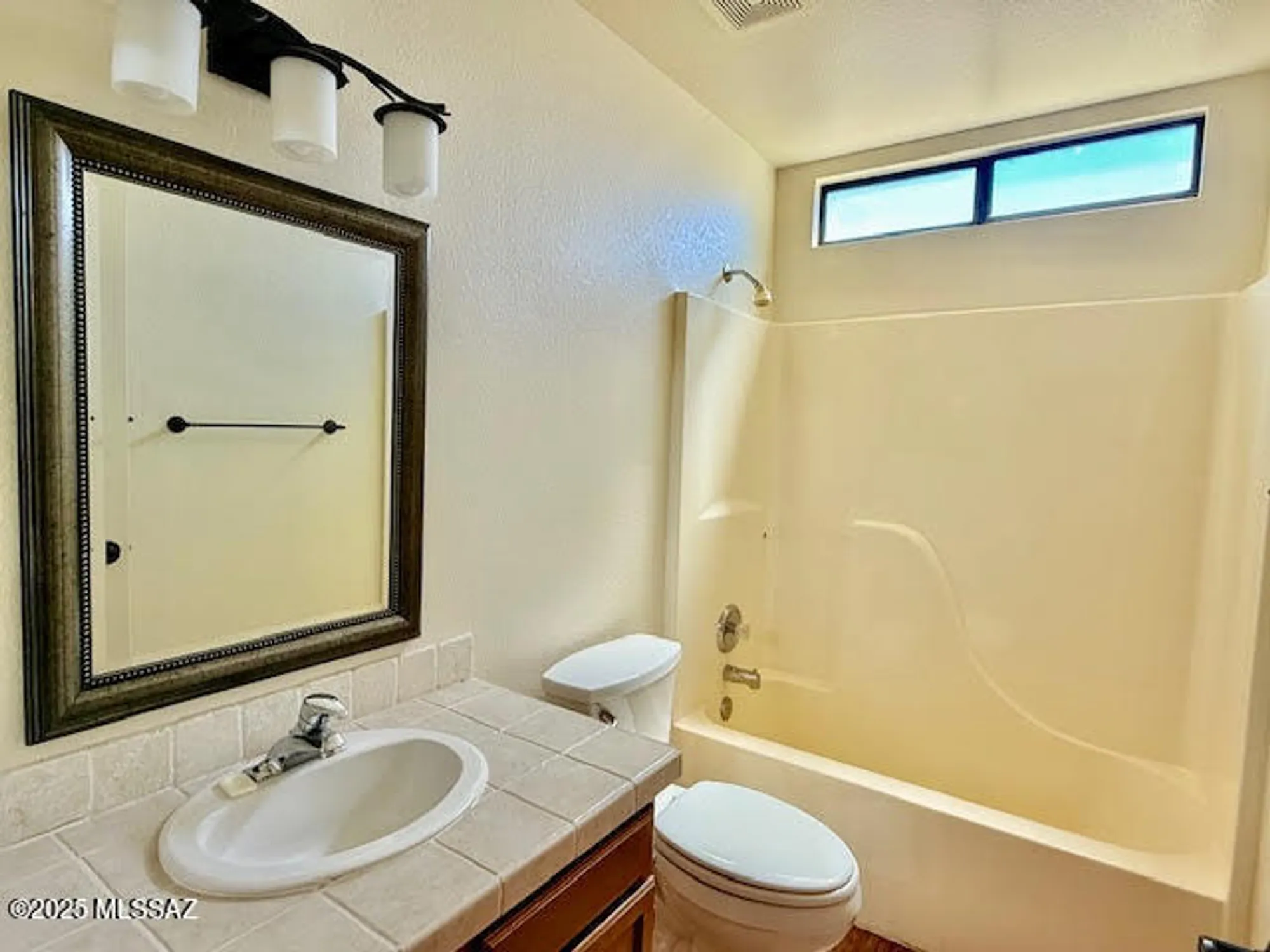 Property Slideshow image 14 of 20 | 788 w fountain creek dr, Green Valley, AZ, 85614